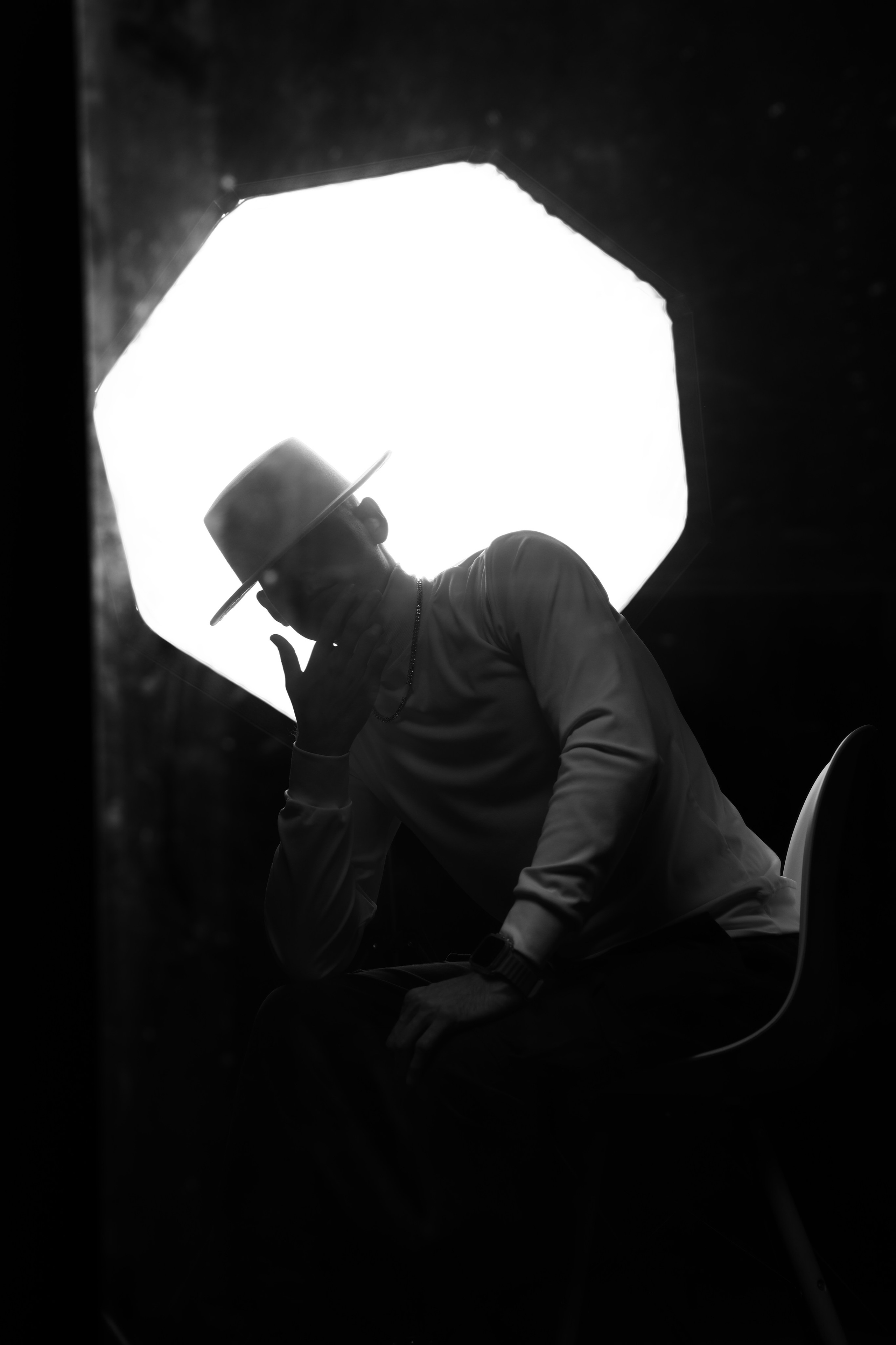 The White hat Alex. Профессиональный фотограф в Воронеже Владислав Крылов