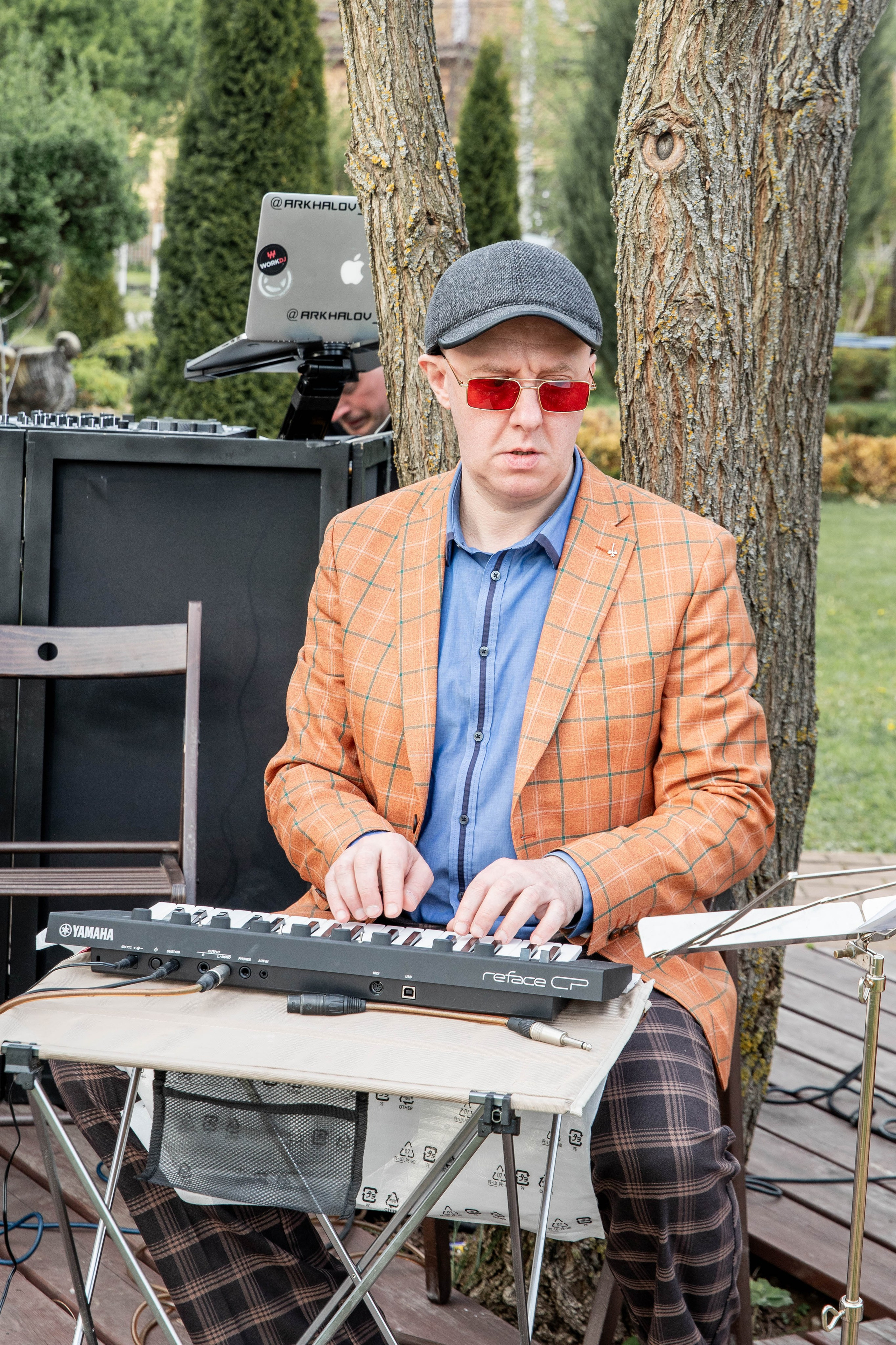 Аренда загородного дома для свадьбы или отдыха по Ярославскому шоссе. Банкетный зал Веранда в Якушево у озера для свадеб, юбилеев, корпоративов. Официальный сайт