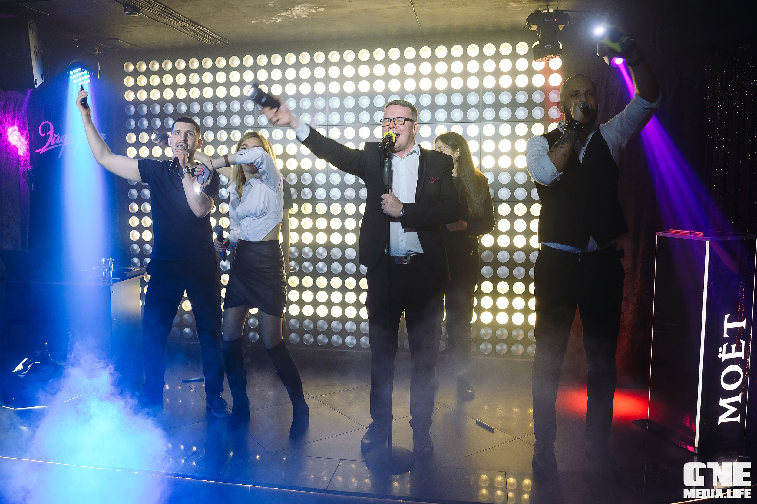 Фотоотчет из караоке-клуба Эйфория. One Media Life: фоторепортажи, фотоотчеты с мероприятий и заведений