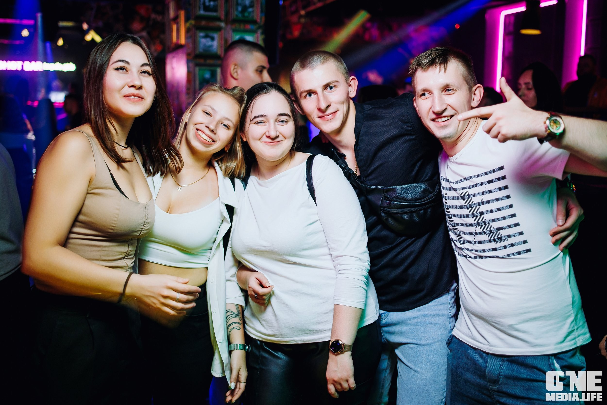 Фоторепортаж из бара XxxX. One Media Life: фоторепортажи, фотоотчеты с мероприятий и заведений