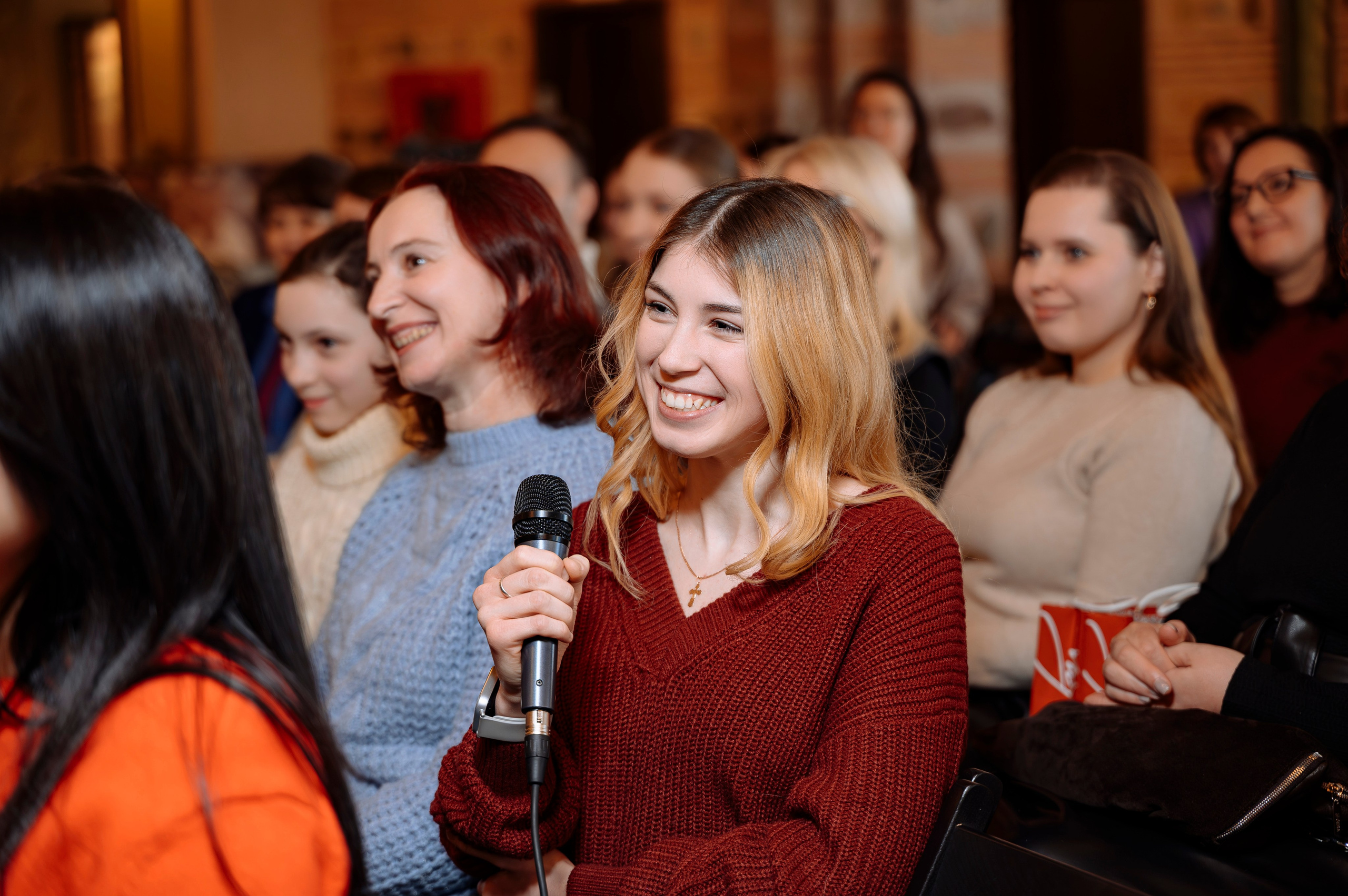 Репортажная съемка, съемка мероприятия, проект factor.by, финалист factor.by, Шамхал Хачатурян, Ибрагим Карасов, фактор бай, фотограф Ольга Шаповалова, съемка фанатов, минск, беларусь