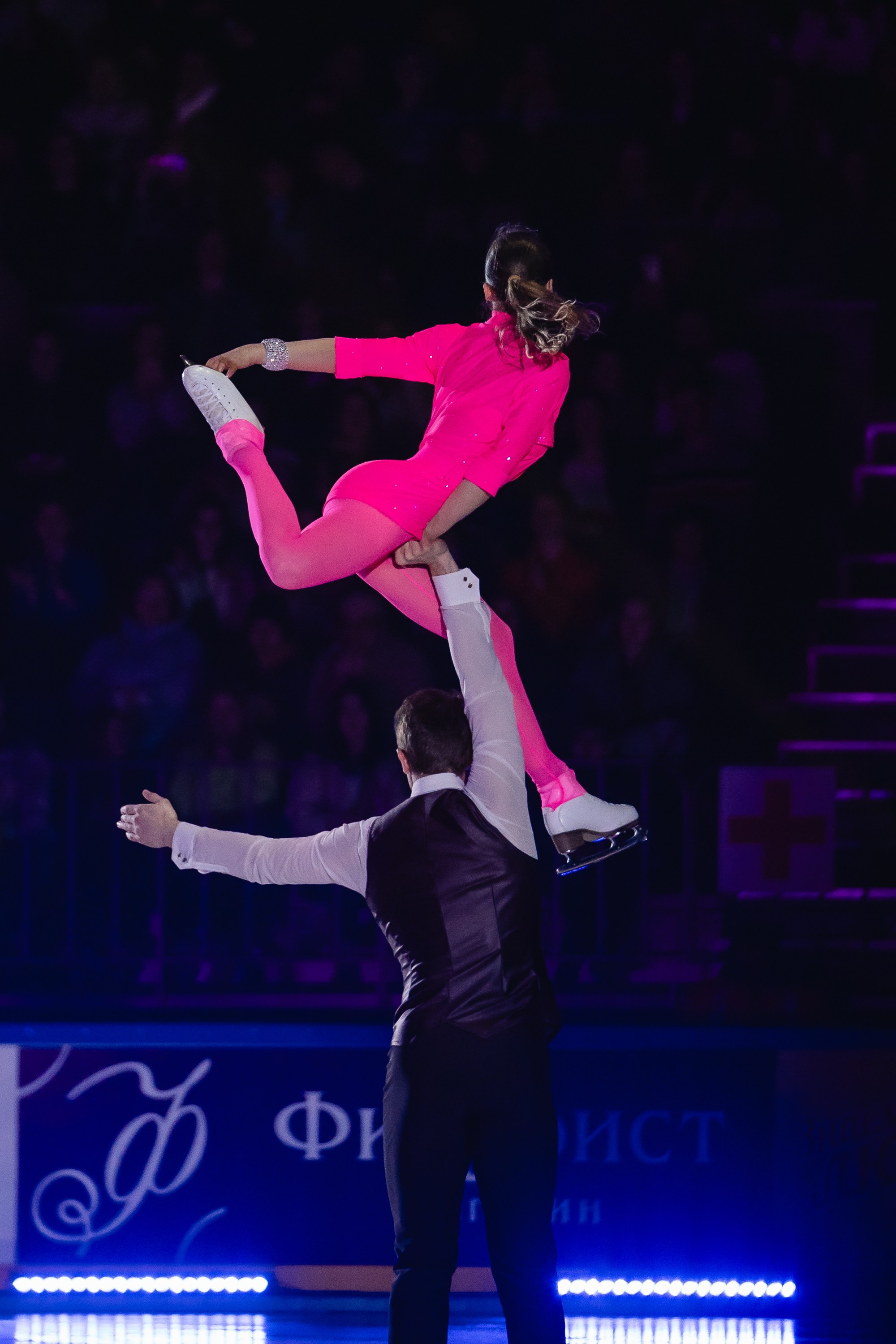 Шоу «Чемпионы на льду» в Новосибирске. Воробьева Ксения — Спортивный и танцевальный фотограф Новосибирск