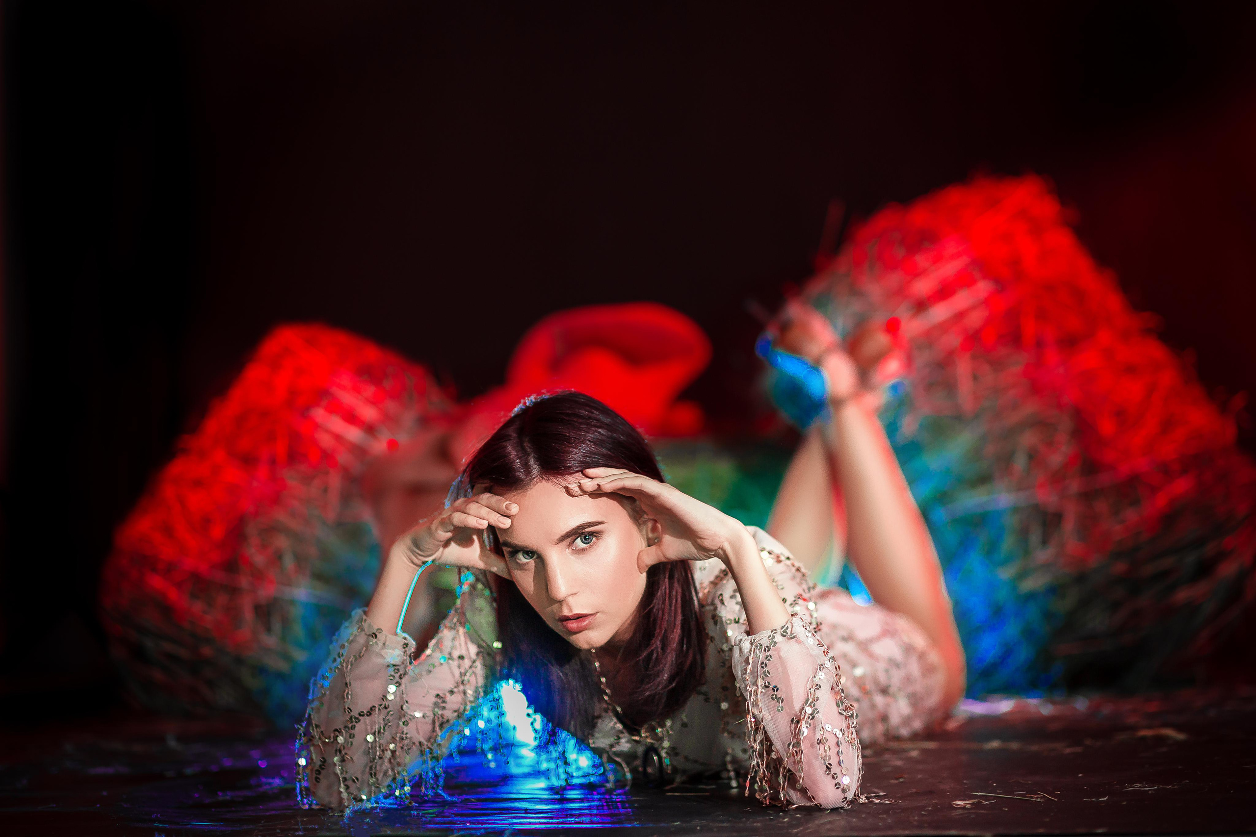 Современное на сене. Портретный и репортажный фотограф. Эмоциональные и откровенные портрет