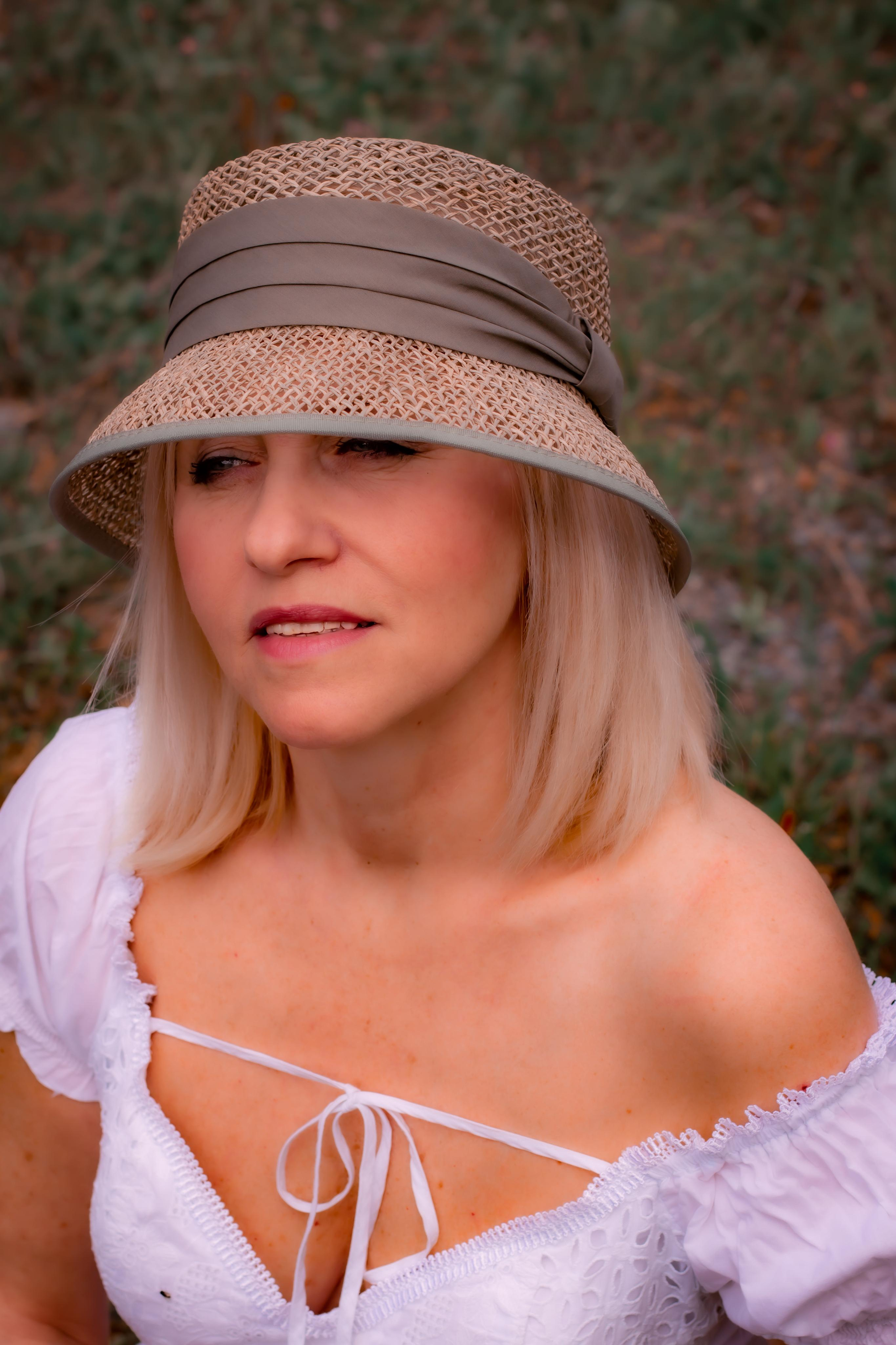 Ирина на реке Лаба в Рожкао. Фотограф и видеограф в Ставрополе Инна Попова