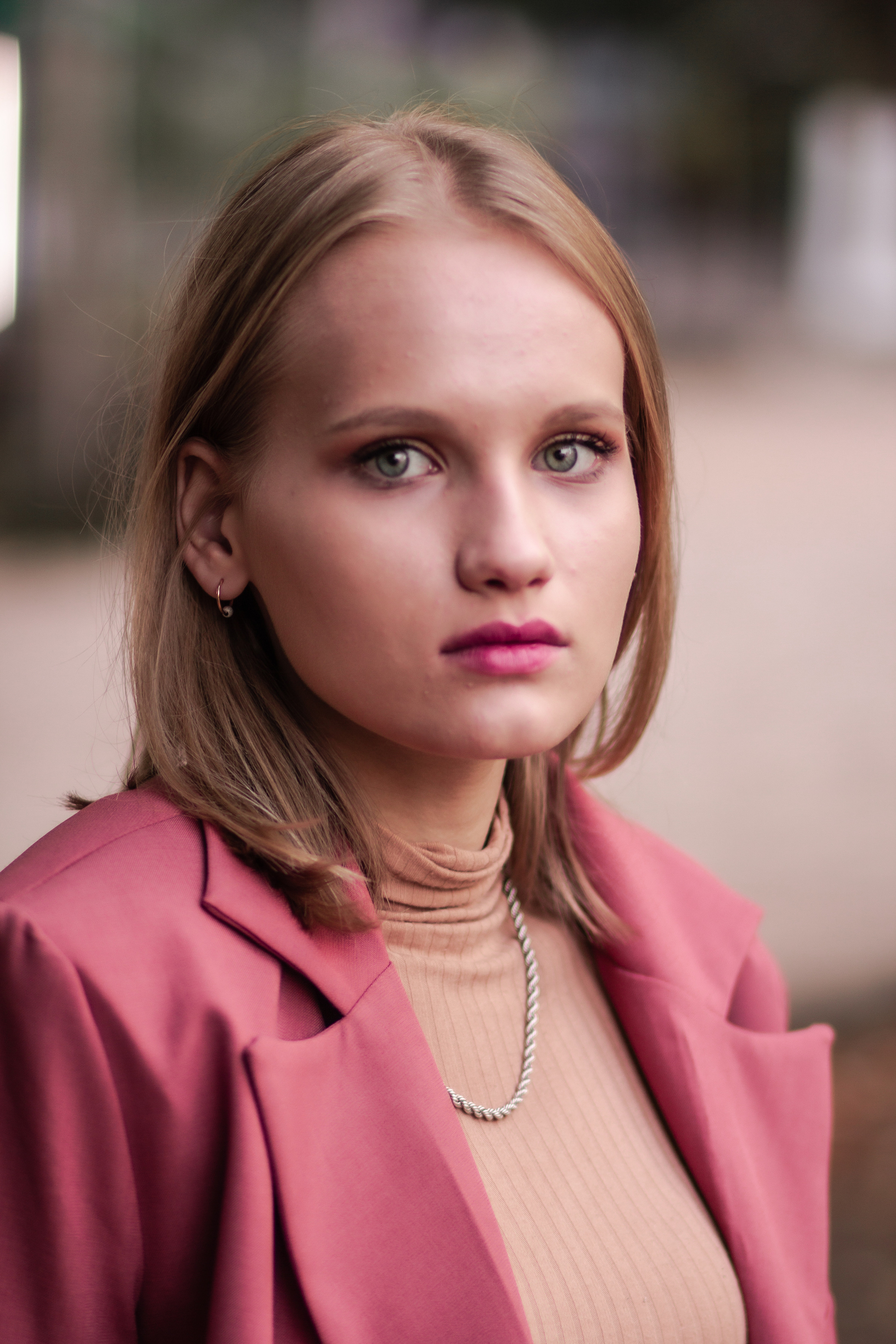 Фото во время прогулки в парке с Дашей-замечательной и красивой девушкой. Фотограф и видеограф в Ставрополе Инна Попова