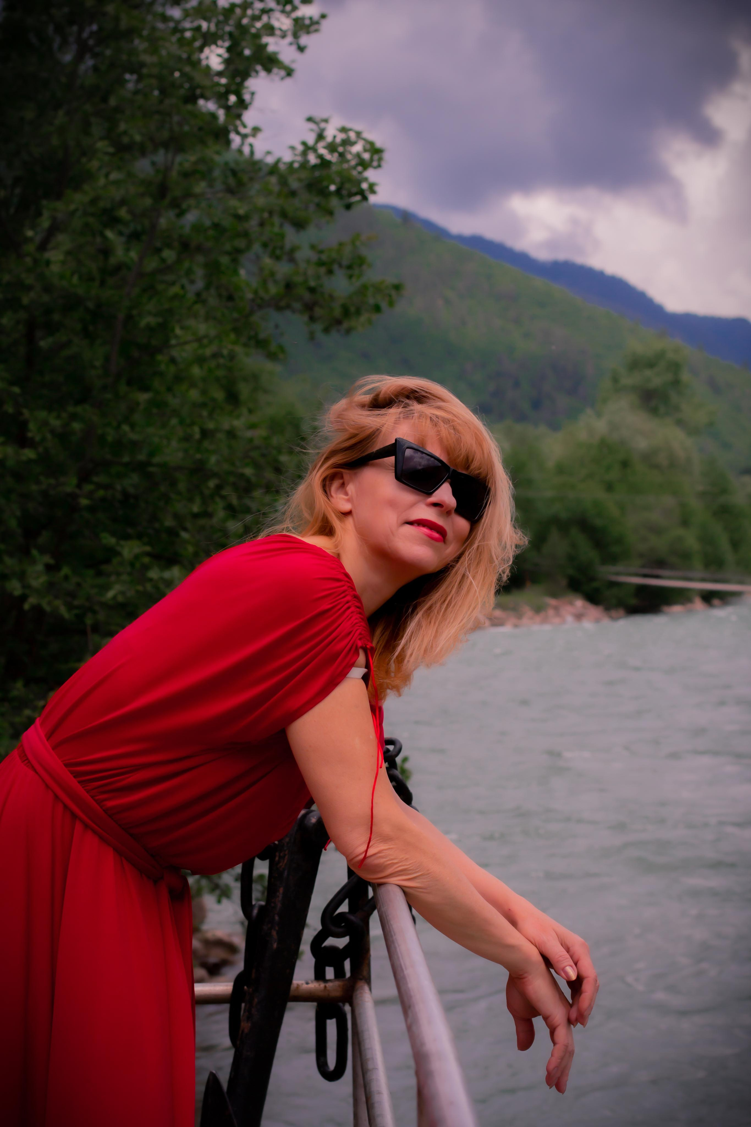 В горах на реке Лаба с Людмилой. Фотограф и видеограф в Ставрополе Инна Попова