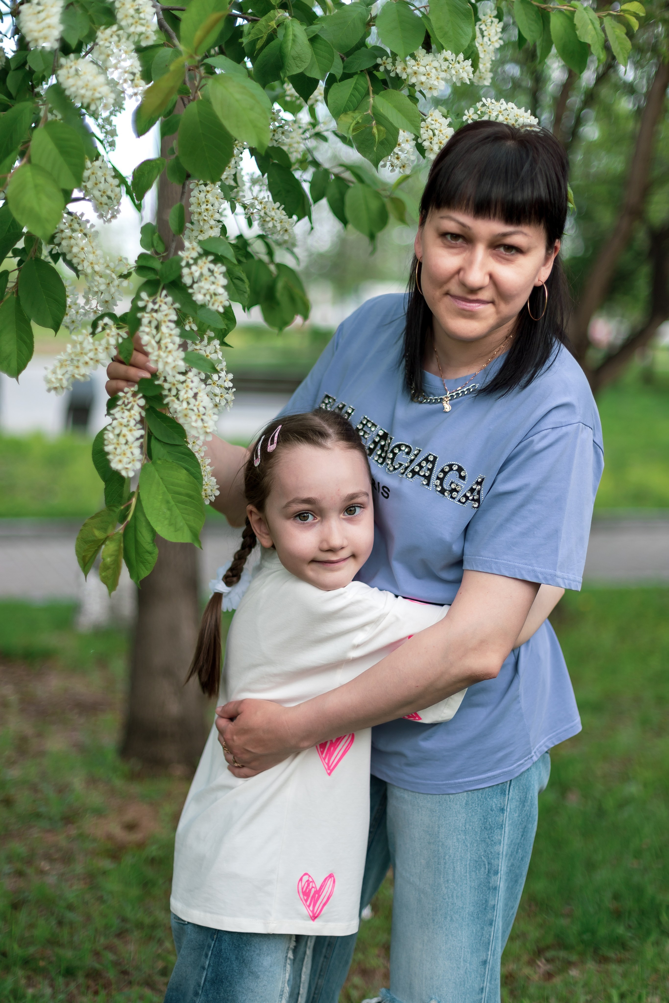 Мадина в цветущем парке. Семейный и детский фотограф в Хабаровске Алевтина Проскурякова
