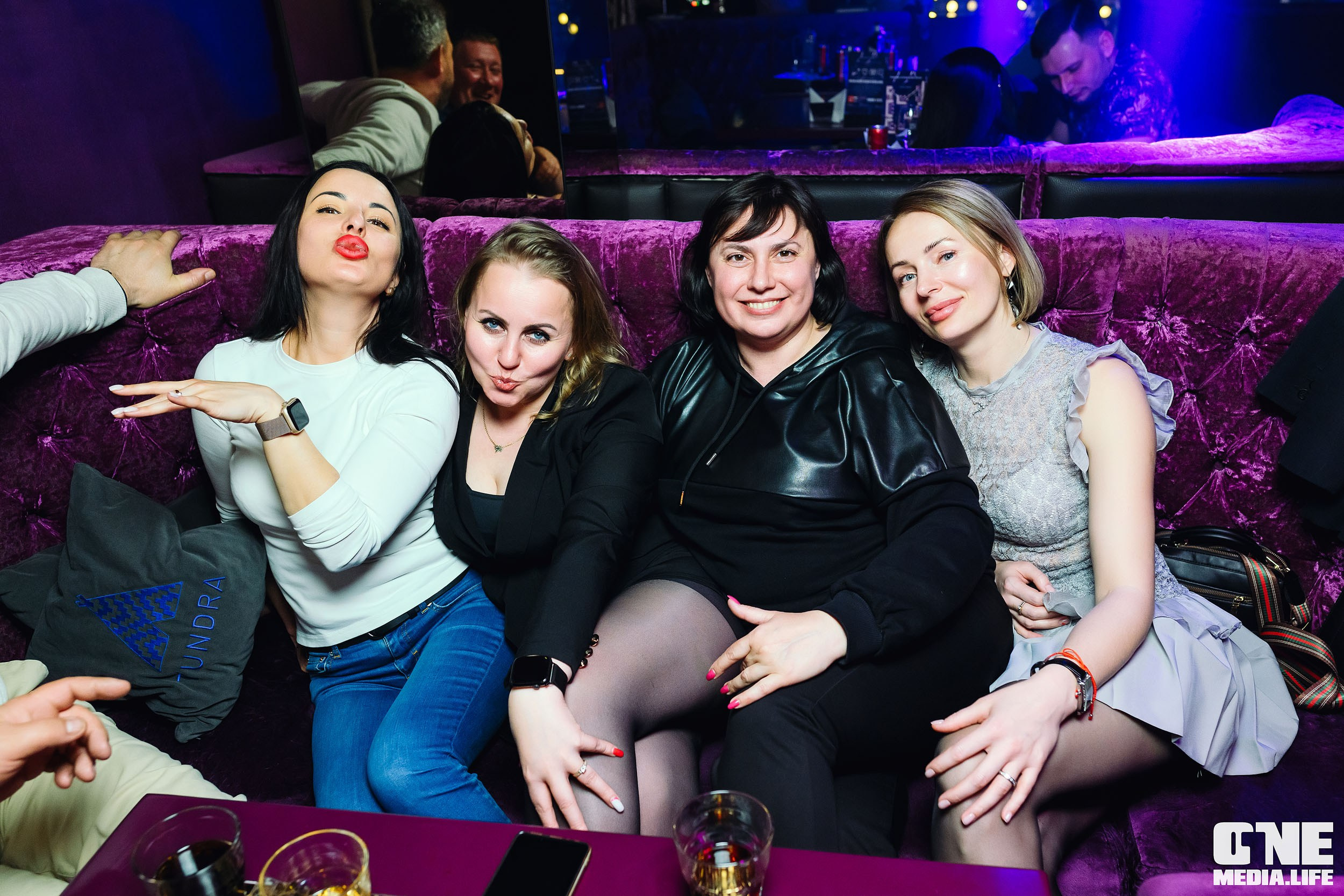 Фотоотчет с вечеринки в караоке-клубе Эйфория. One Media Life: фоторепортажи, фотоотчеты с мероприятий и заведений