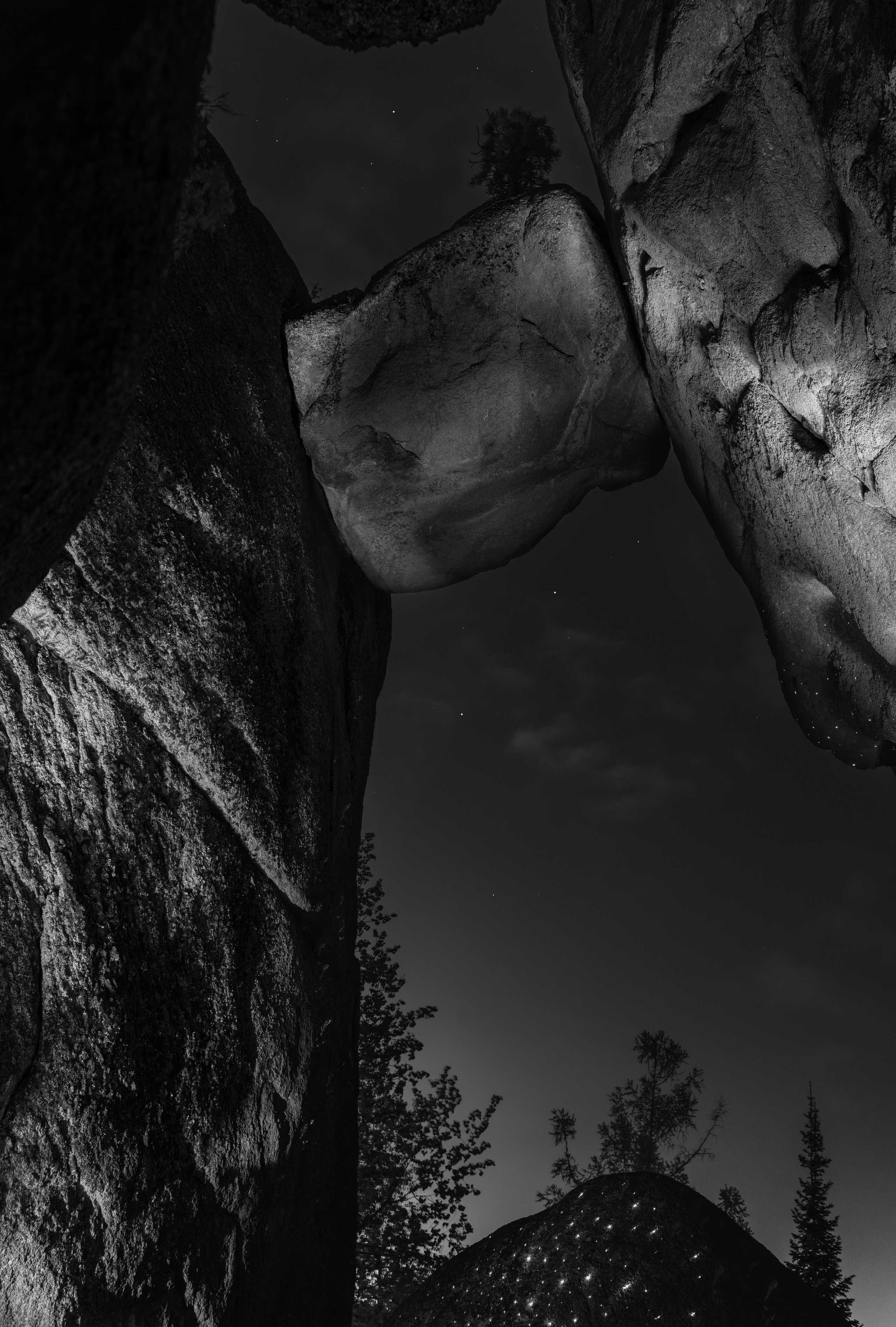 Край причудливых скал. Элина Гусарова