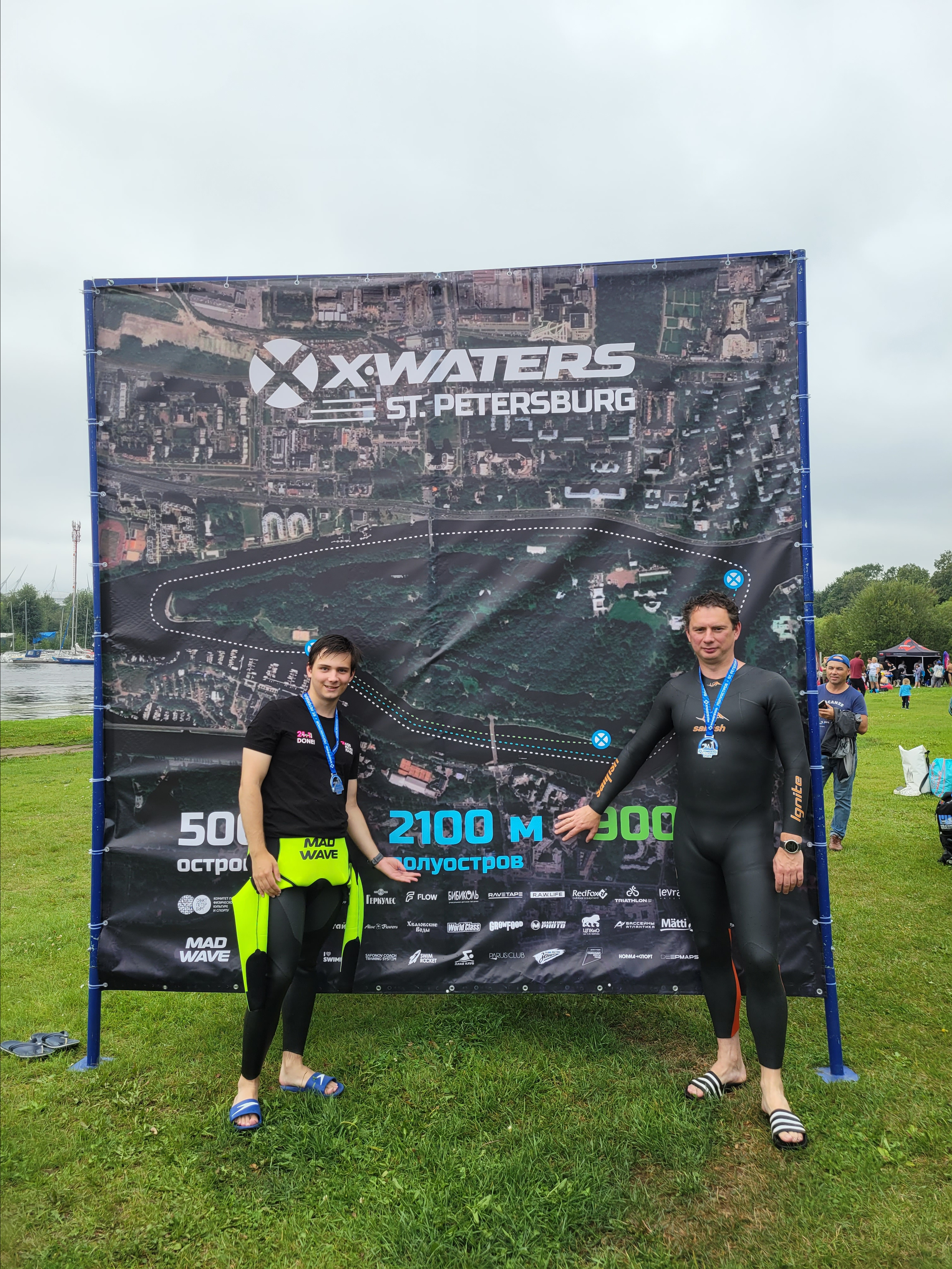 900 - в прошлом году, 2100 - в этом. Но остров - это полдороги против течения. Не уверен, что хочется. У Макса на следующий год гораздо более амбициозные планы - 13 мостов, 28 км