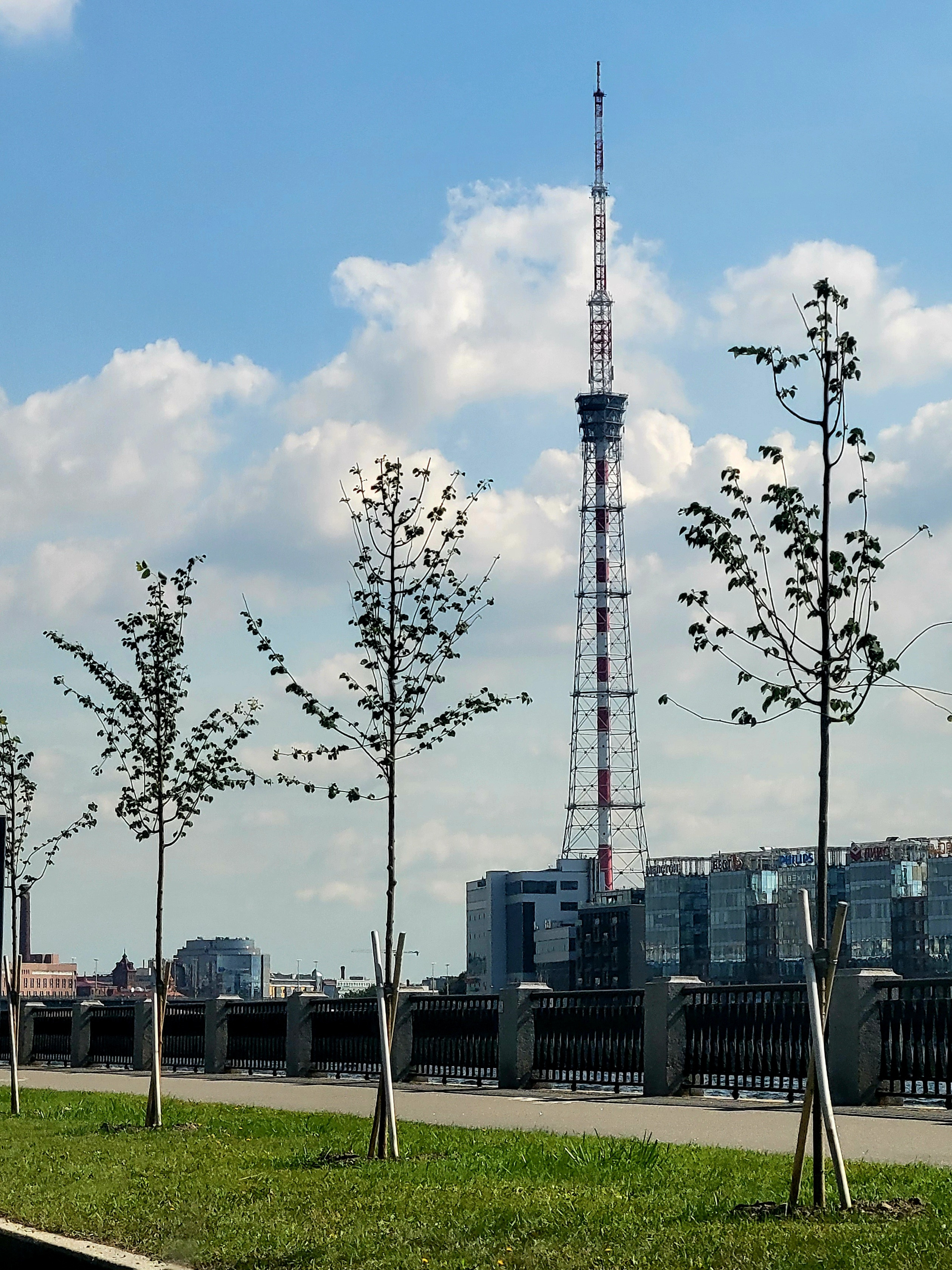 По дороге на регистрацию поймали ТВ башню