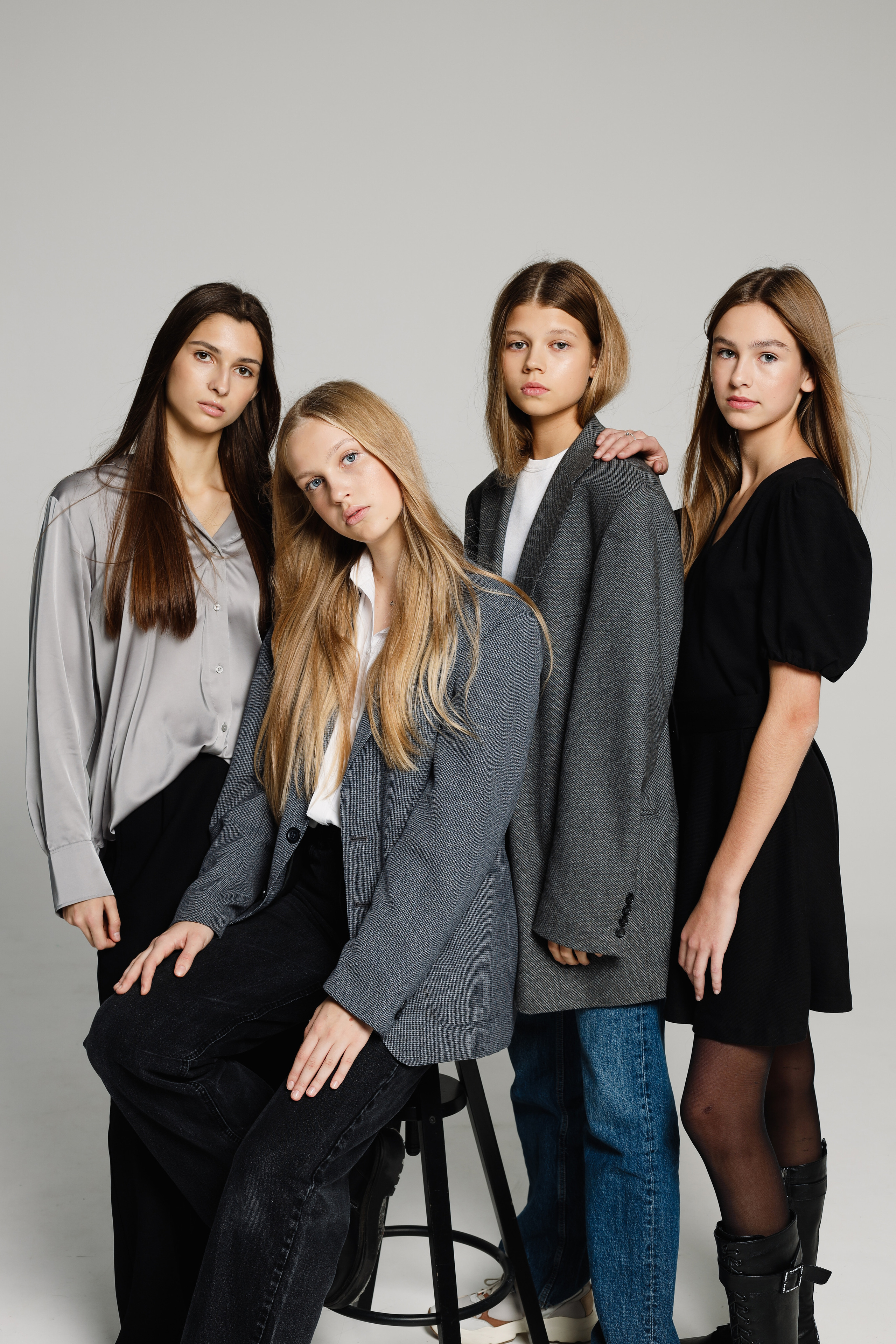 Выпускные альбомы Cardsi