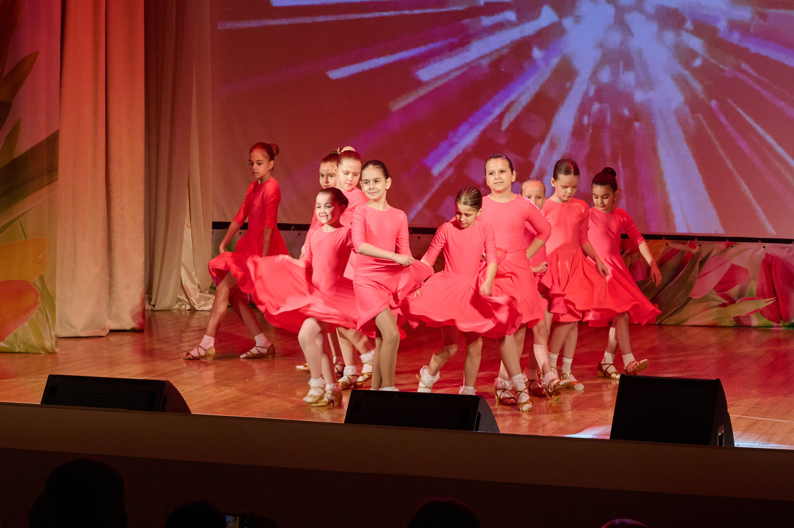 8 марта ДК Кабардинка. Жизнь курорта Кабардинка в фотографиях