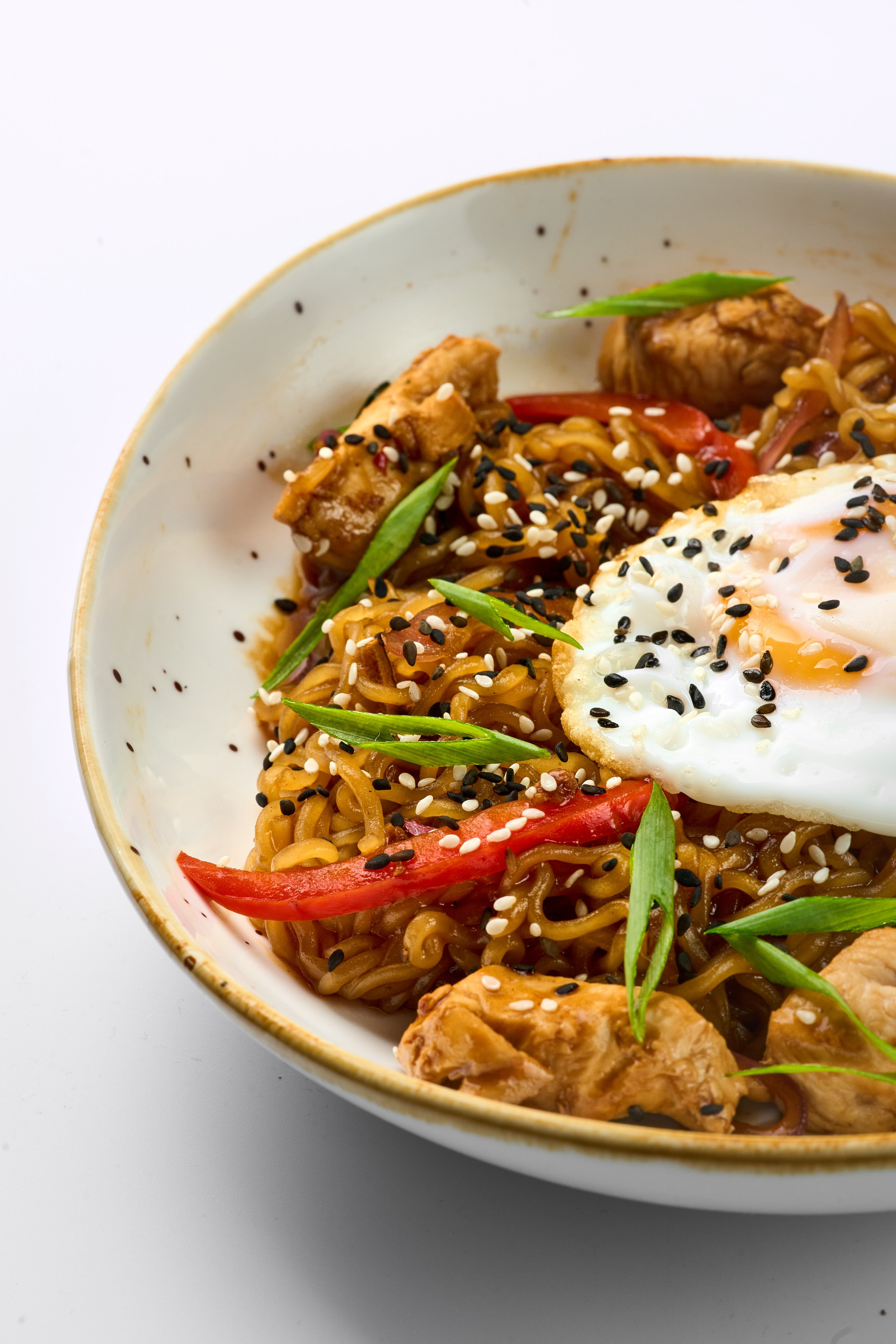 Острая лапша с курицей макро