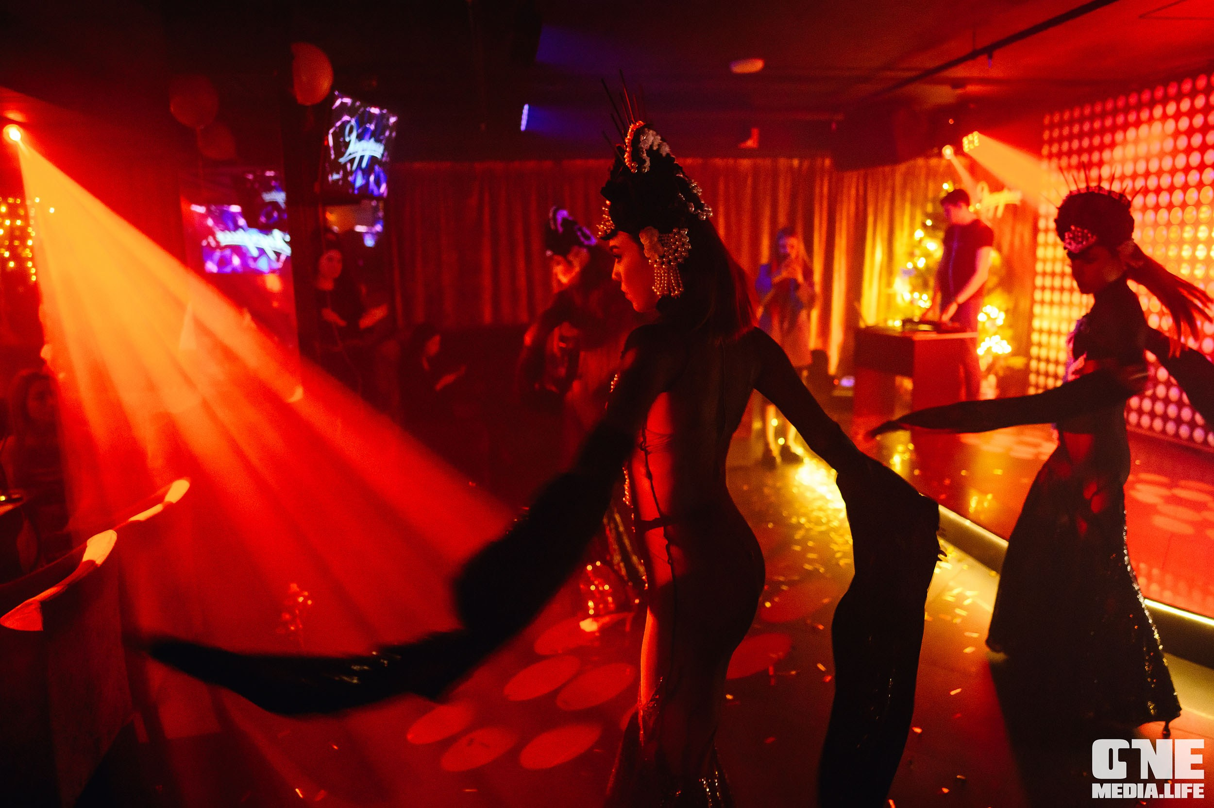 Theater Show в караоке-клубе Эйфория. Часть 2. One Media Life: фоторепортажи, фотоотчеты с мероприятий и заведений