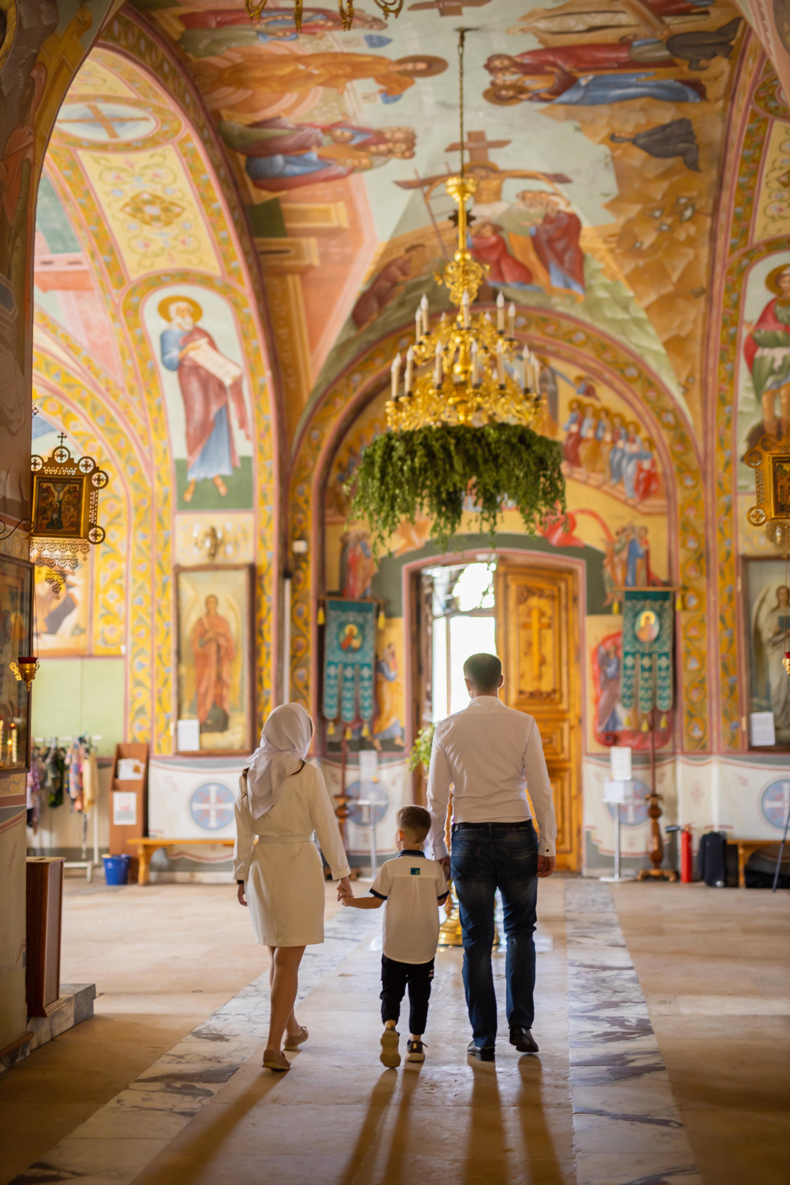 Фото и видеосъёмка крестины в Москве. Профессиональная фото и видеосъемка. Москва