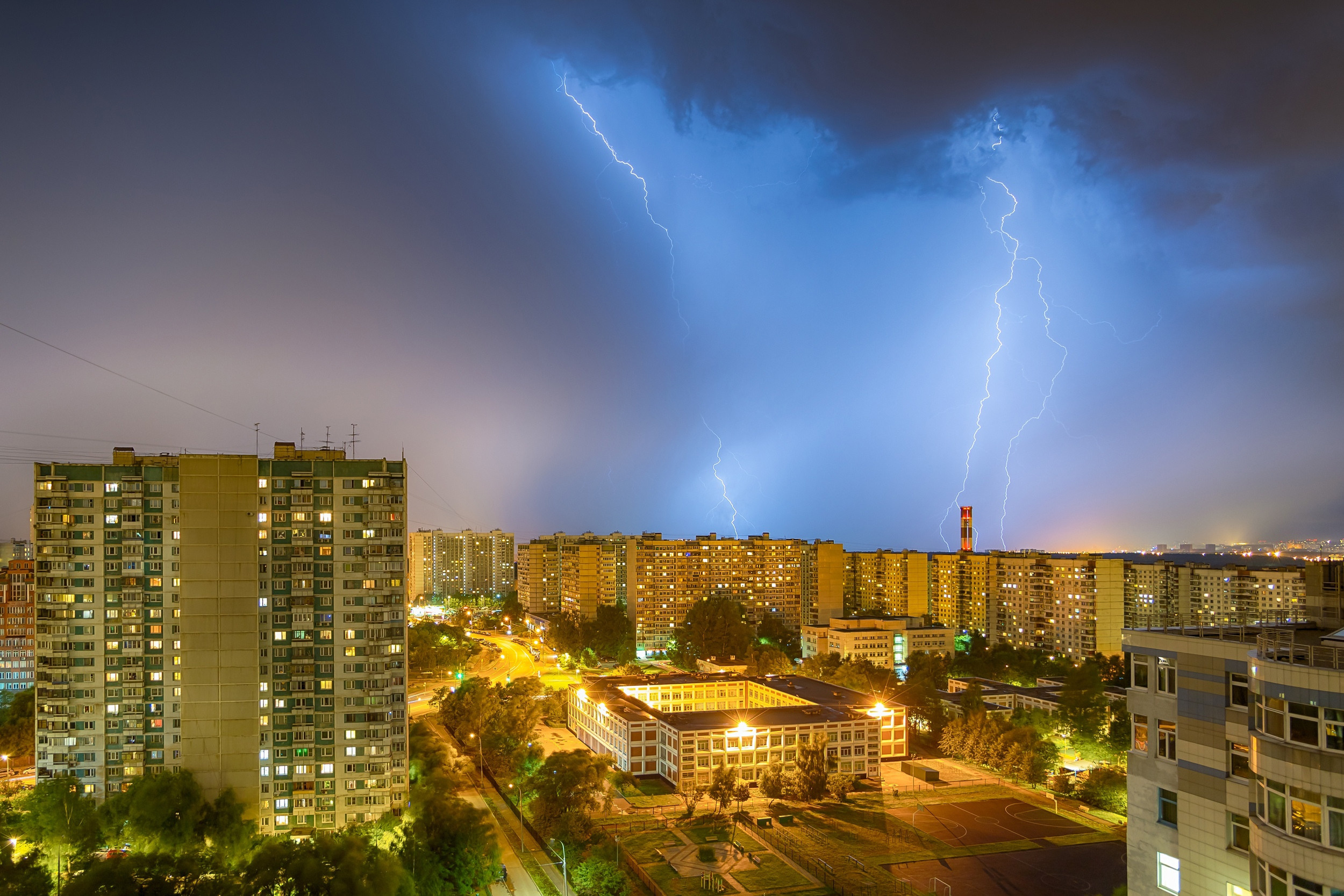 Как сфотографировать молнию - используем выдержку