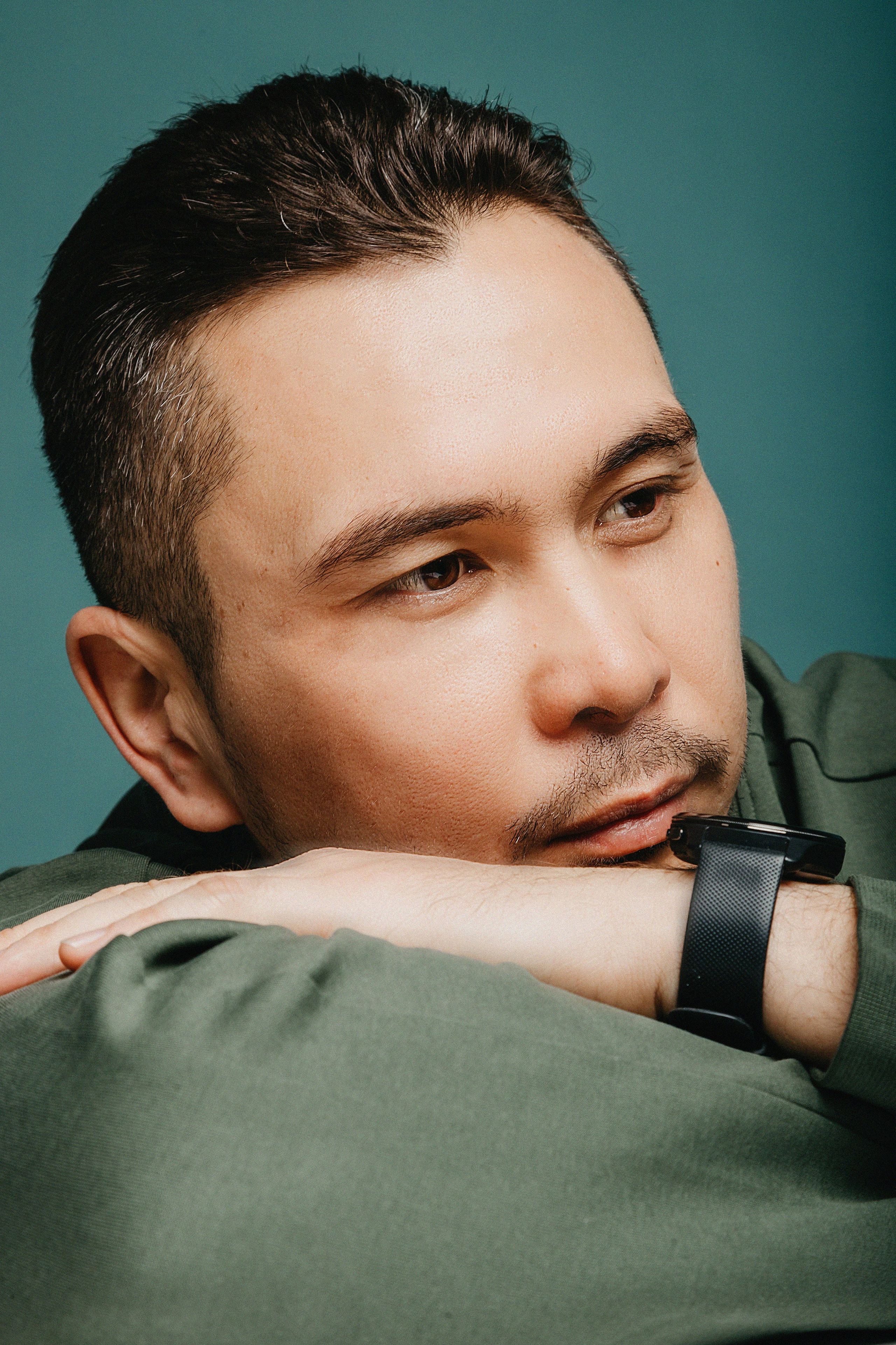 Фотосессия Нурлана в фотостудии Пространство. Свадебный, семейный и портретный фотограф в Алматы, Костанай