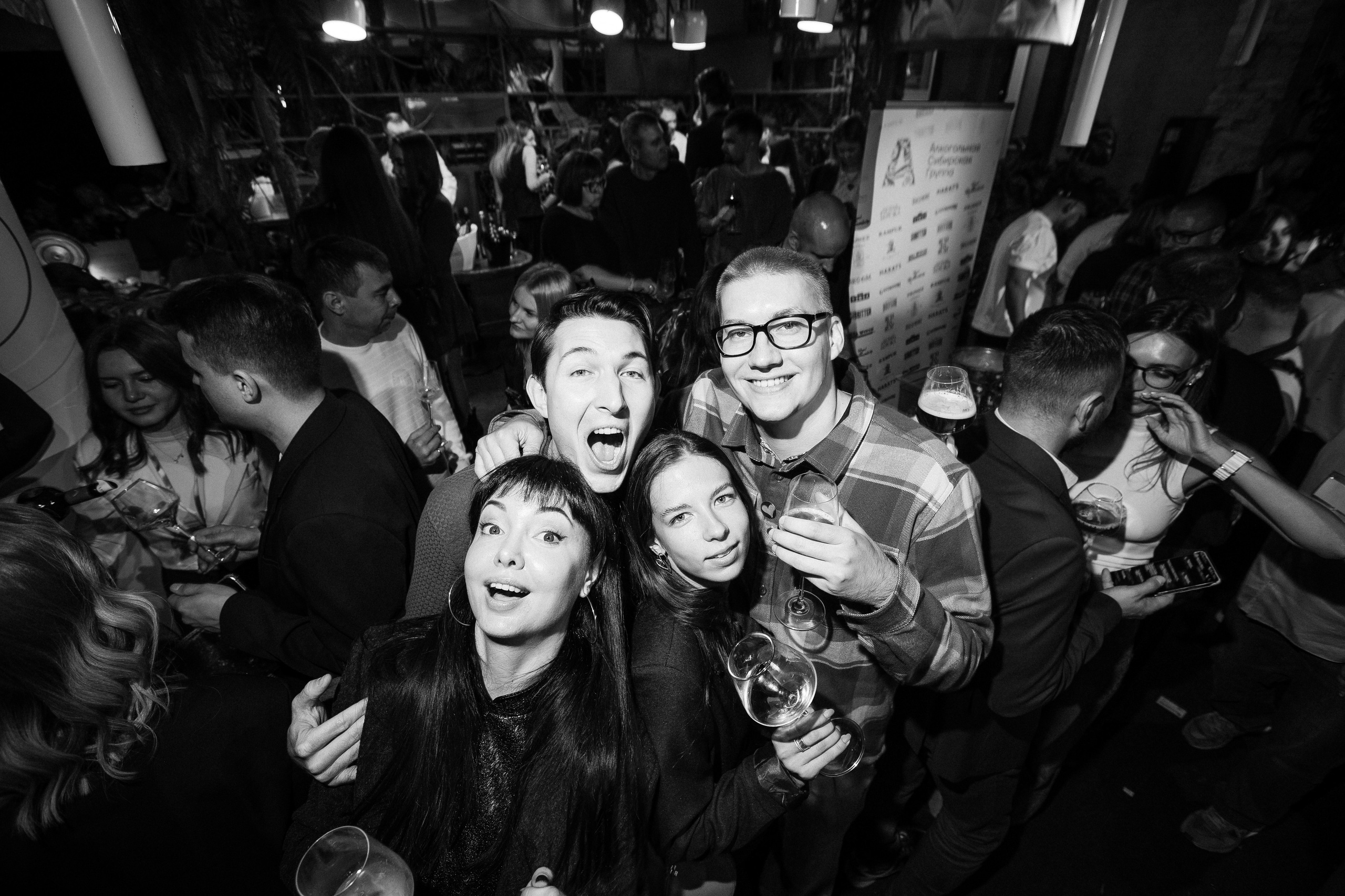 ВИННЫЙ ФЕСТИВАЛЬ. СВОИ. ФОТООТЧЕТЫ-СОБЫТИЯ-МЕСТА