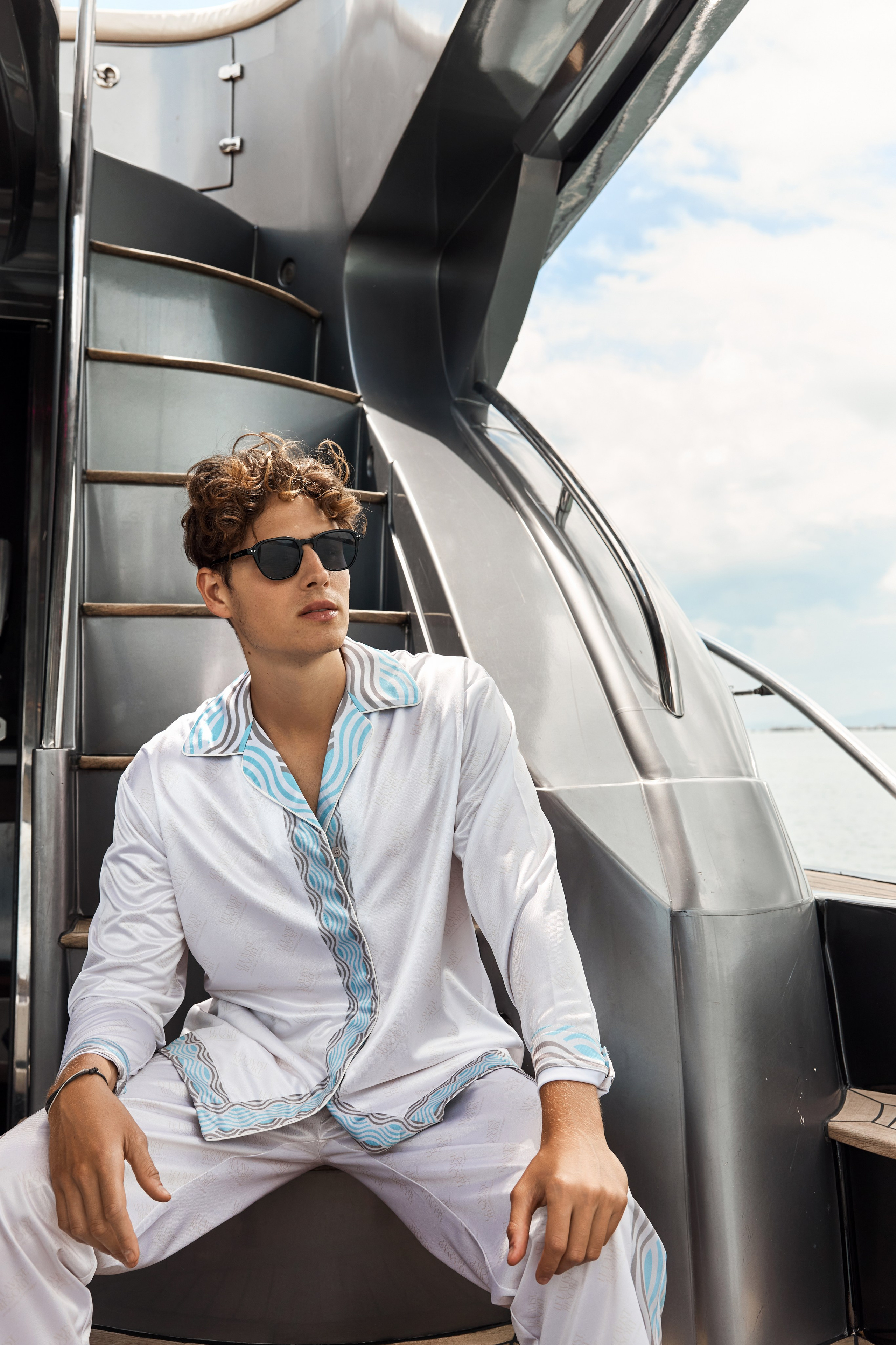 Брендовая фотосессия на катамаране у берегов Пхукета — роскошь, стиль и море. Фотограф на Пхукете в Таиланде