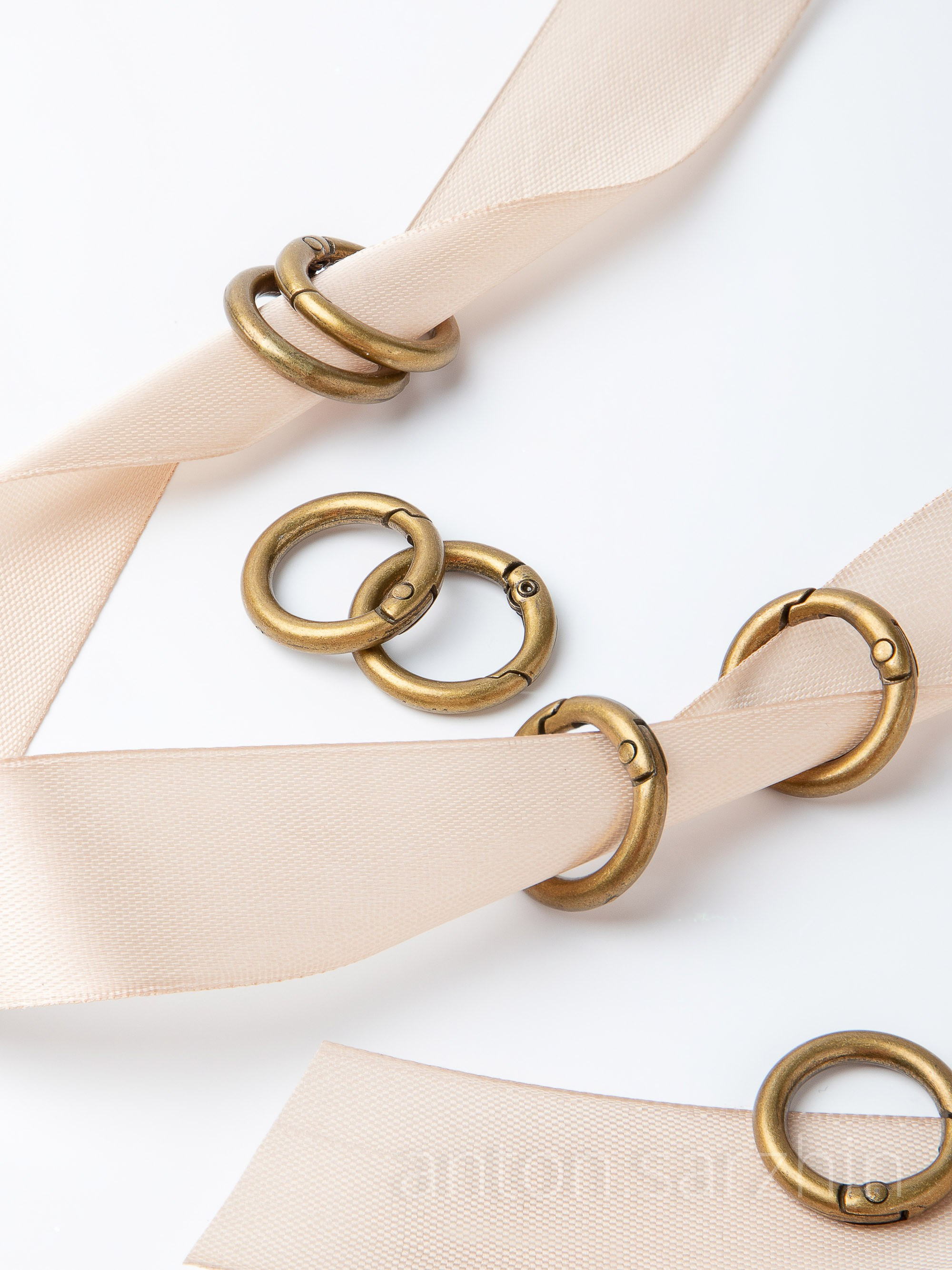 Интерьерное фото тканевой ленты