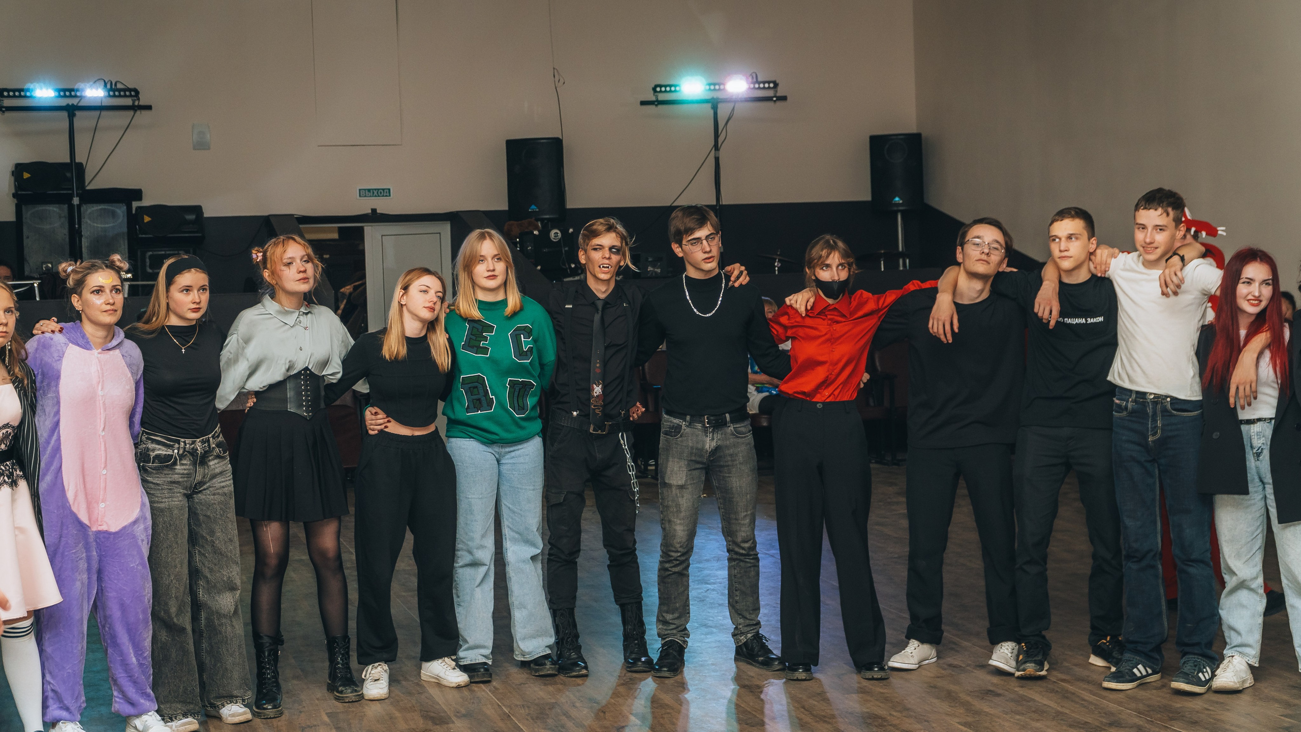 «Новый год к нам мчится». Новотитаровский Дом культуры