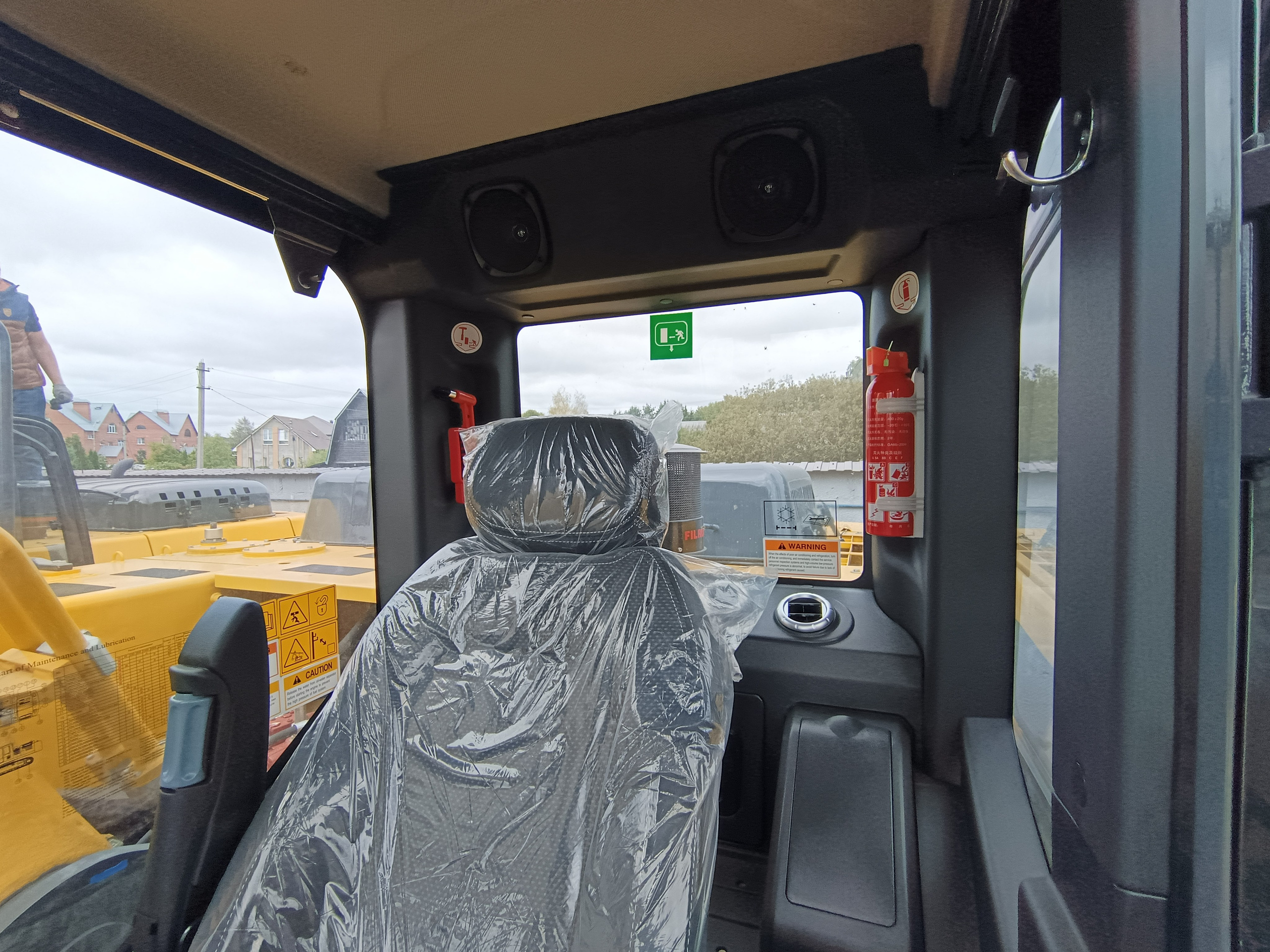 Фото гус. экс. Beezone В330EW. Продажа и обслуживание грузовой техники и спецтехники в г. Новосибирск компания СТИ