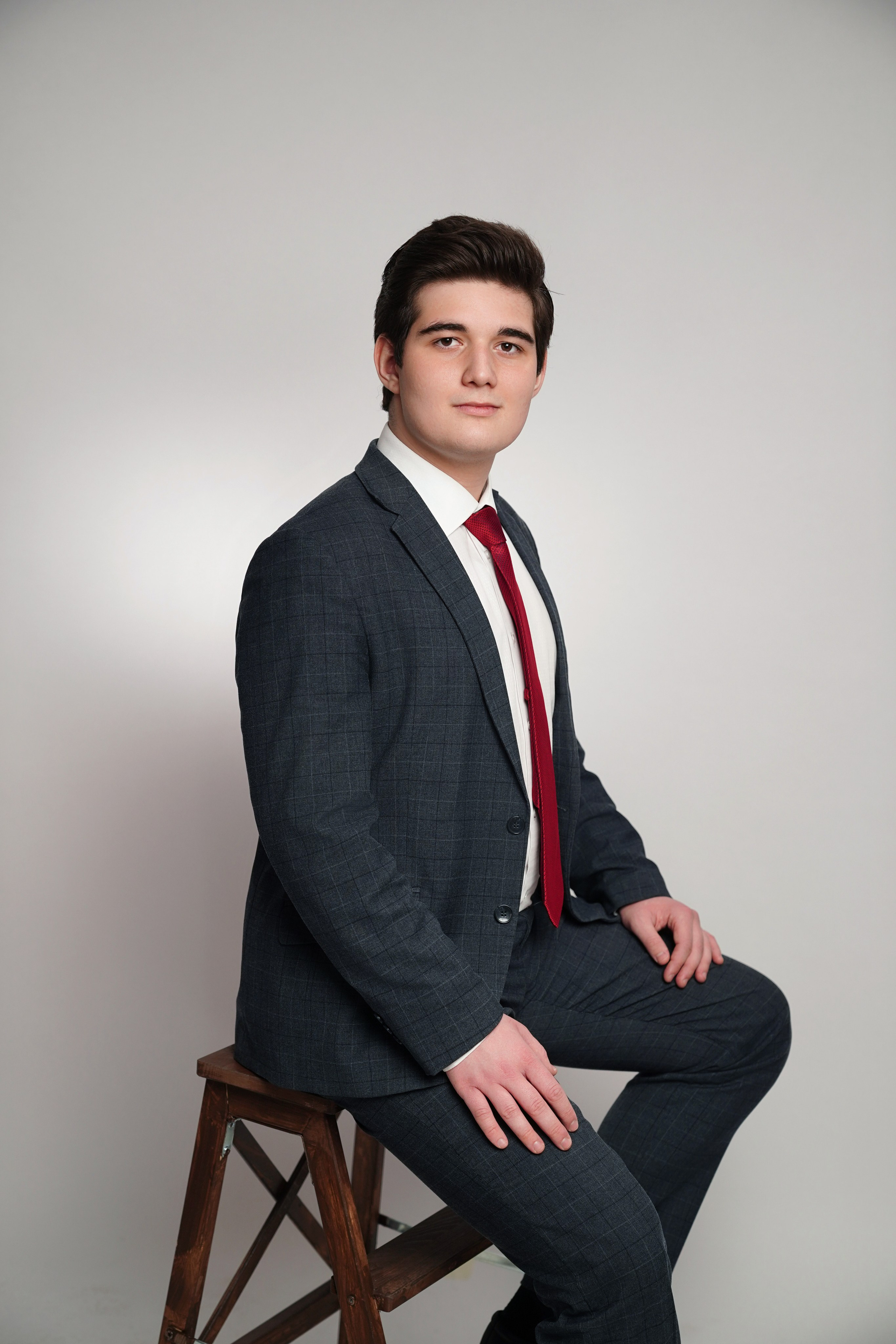 Стиль портрета в студии. GOTRA — выпускные альбомы в Тюмени