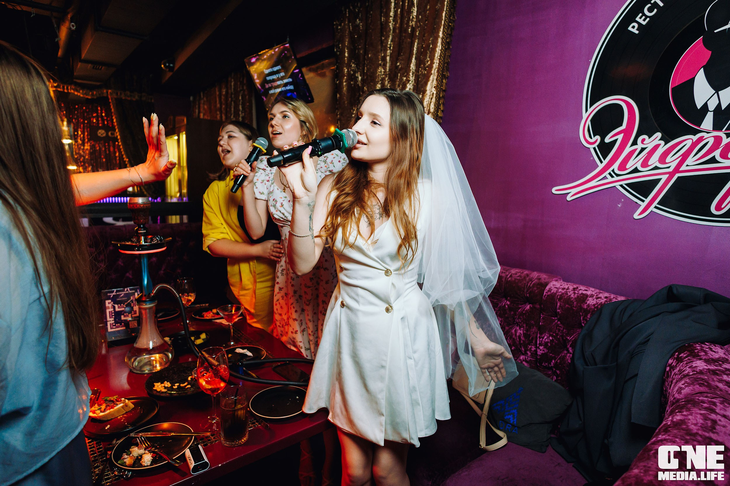 Фоторепортаж из караоке-клуба Эйфория. One Media Life: фоторепортажи, фотоотчеты с мероприятий и заведений