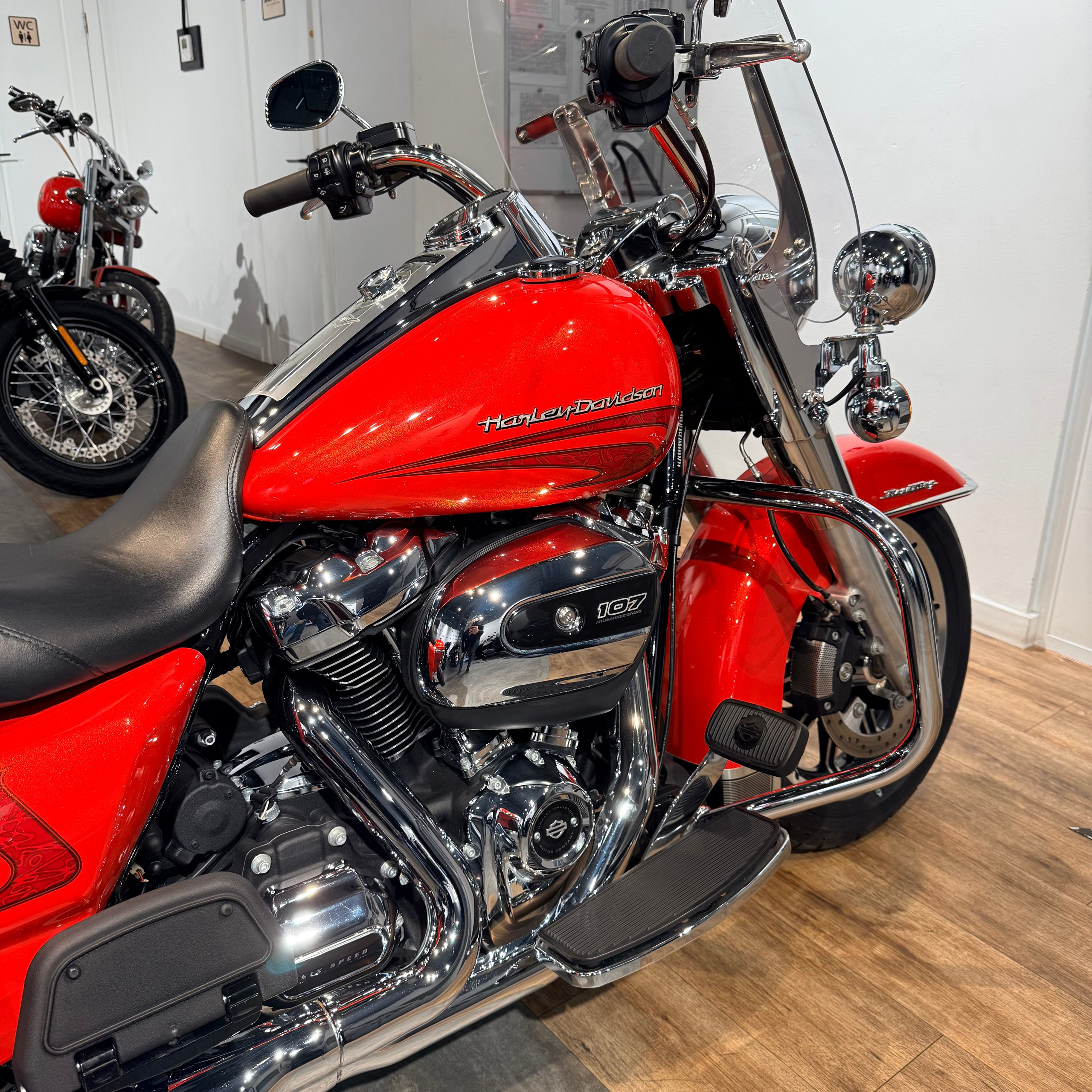 2017 Road Кing 107 АВS Laguna Orаngе. Hello Davidson, Москва. Только хорошие мотоциклы…