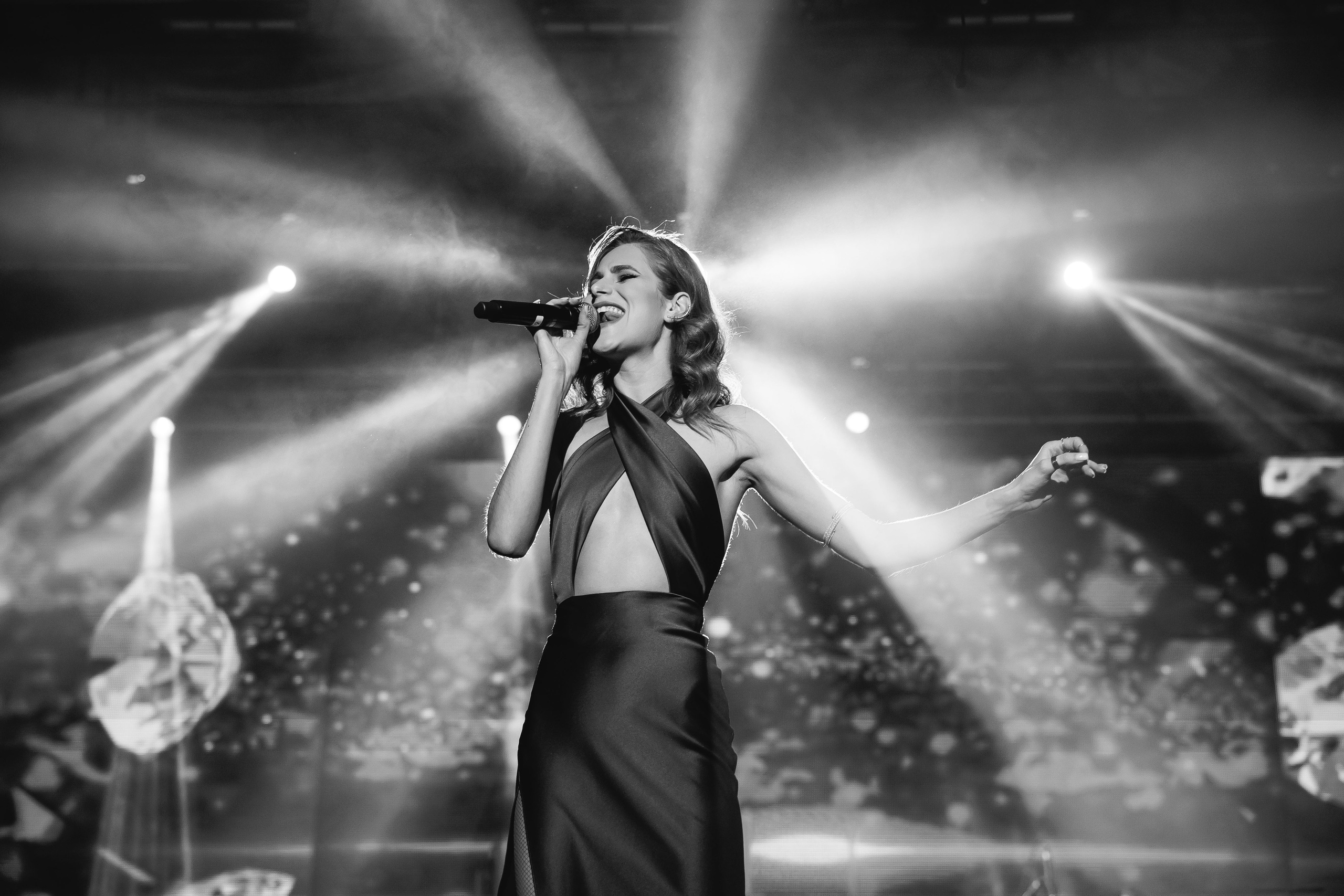 Вокалистка Мария Сиротенко