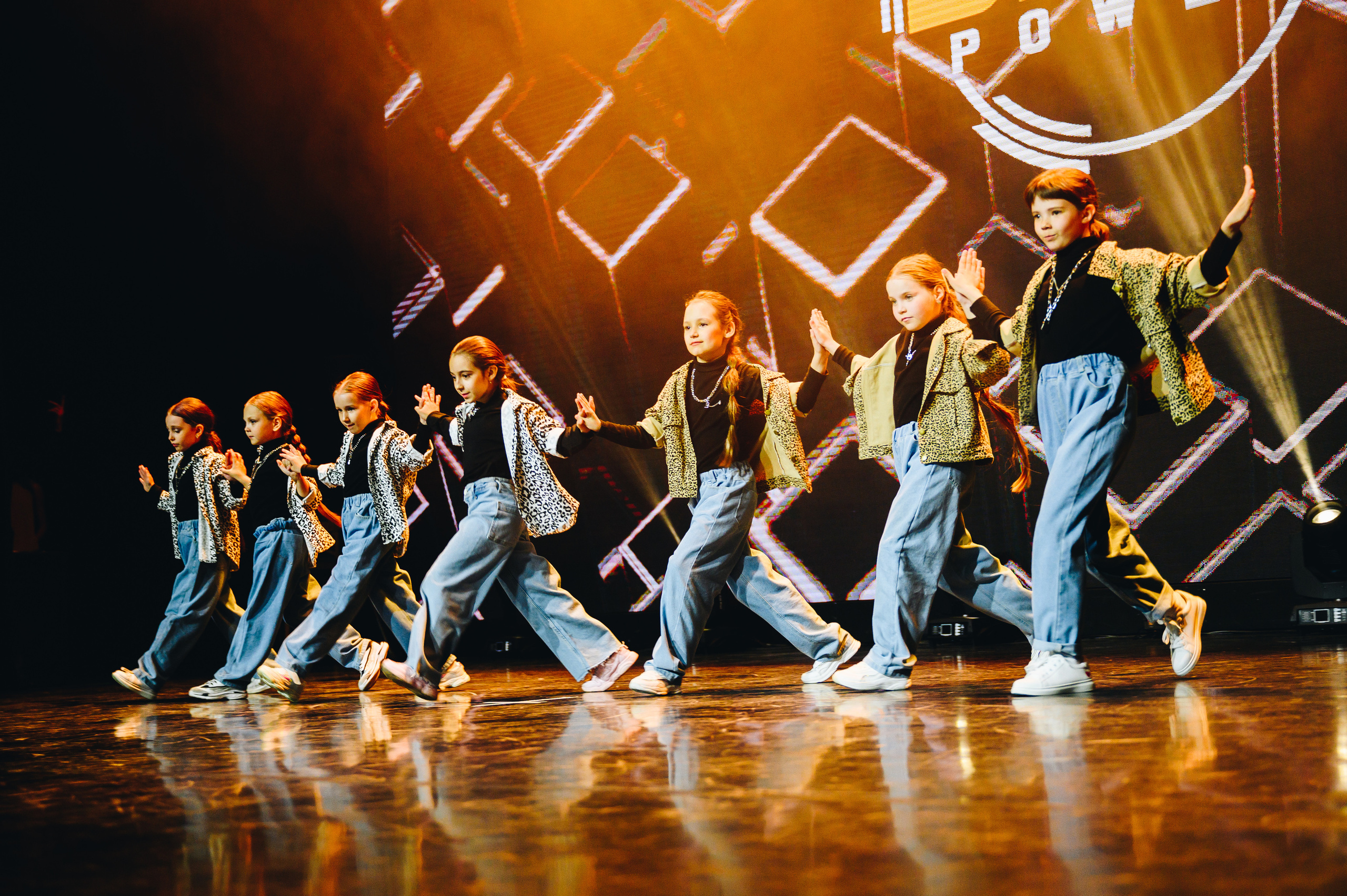 Репортажная съемка Красноярск,  фотосъемка конференций, юбилеев. Юлия Раскова — Портретный и семейный фотограф в Красноярске