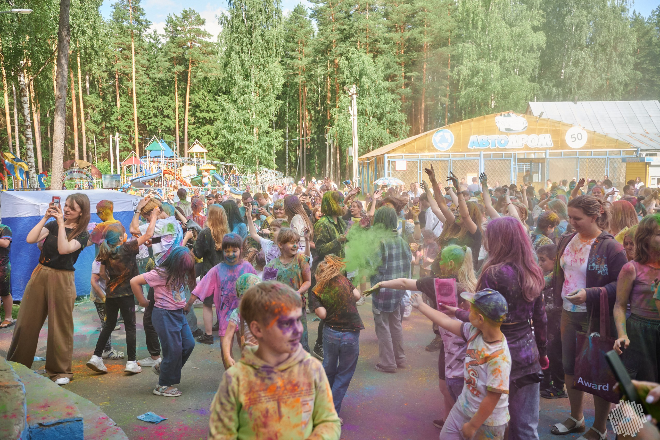 Краски 2024 Иваново Парк Харинка. Фотограф в Иваново: Каталожная съемка одежды и постельного белья, Wildberries