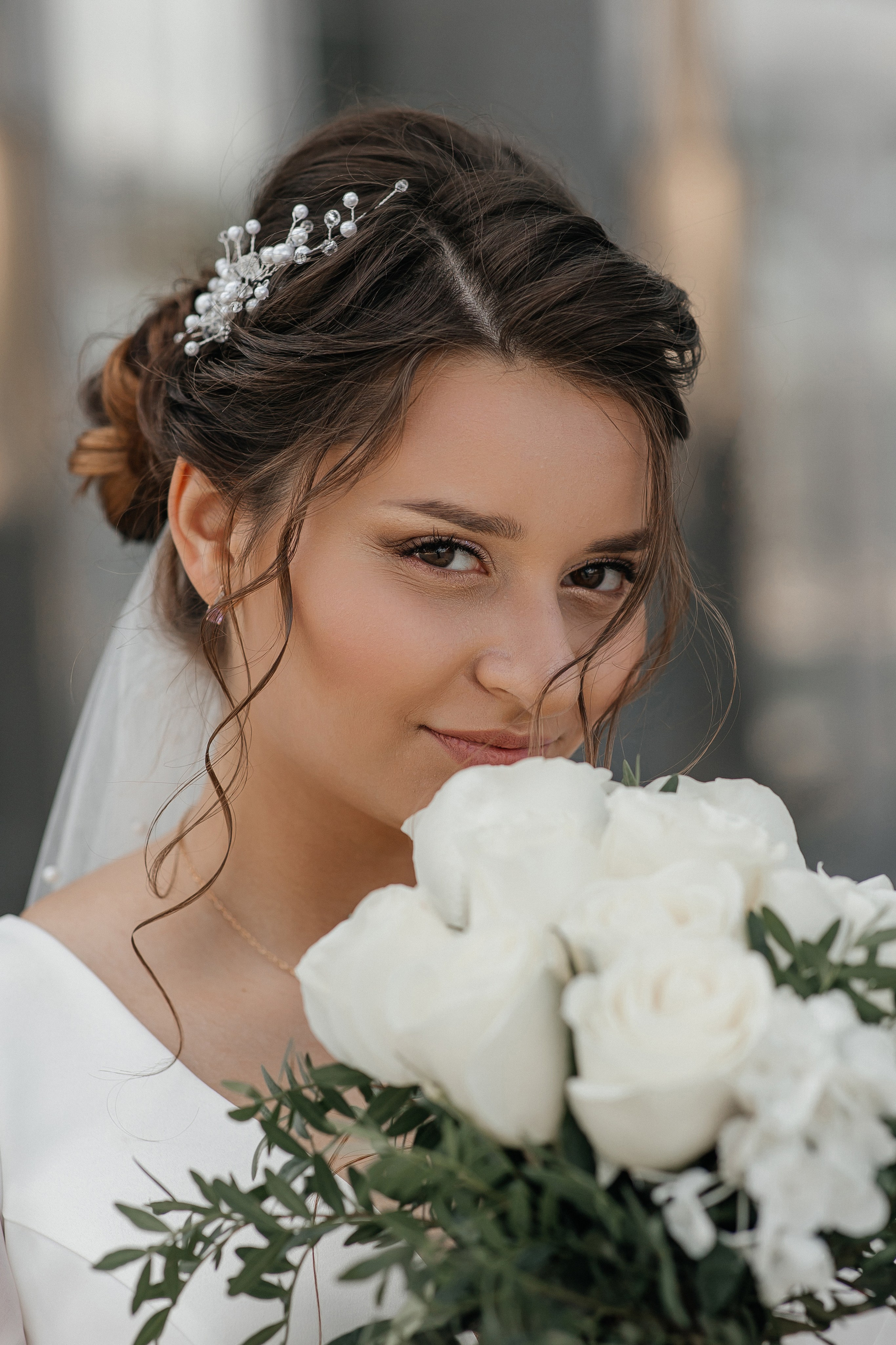 Свадебная фотосессия у Дома Музыки. Свадебный фотограф в Москве Дарья Олендарёва