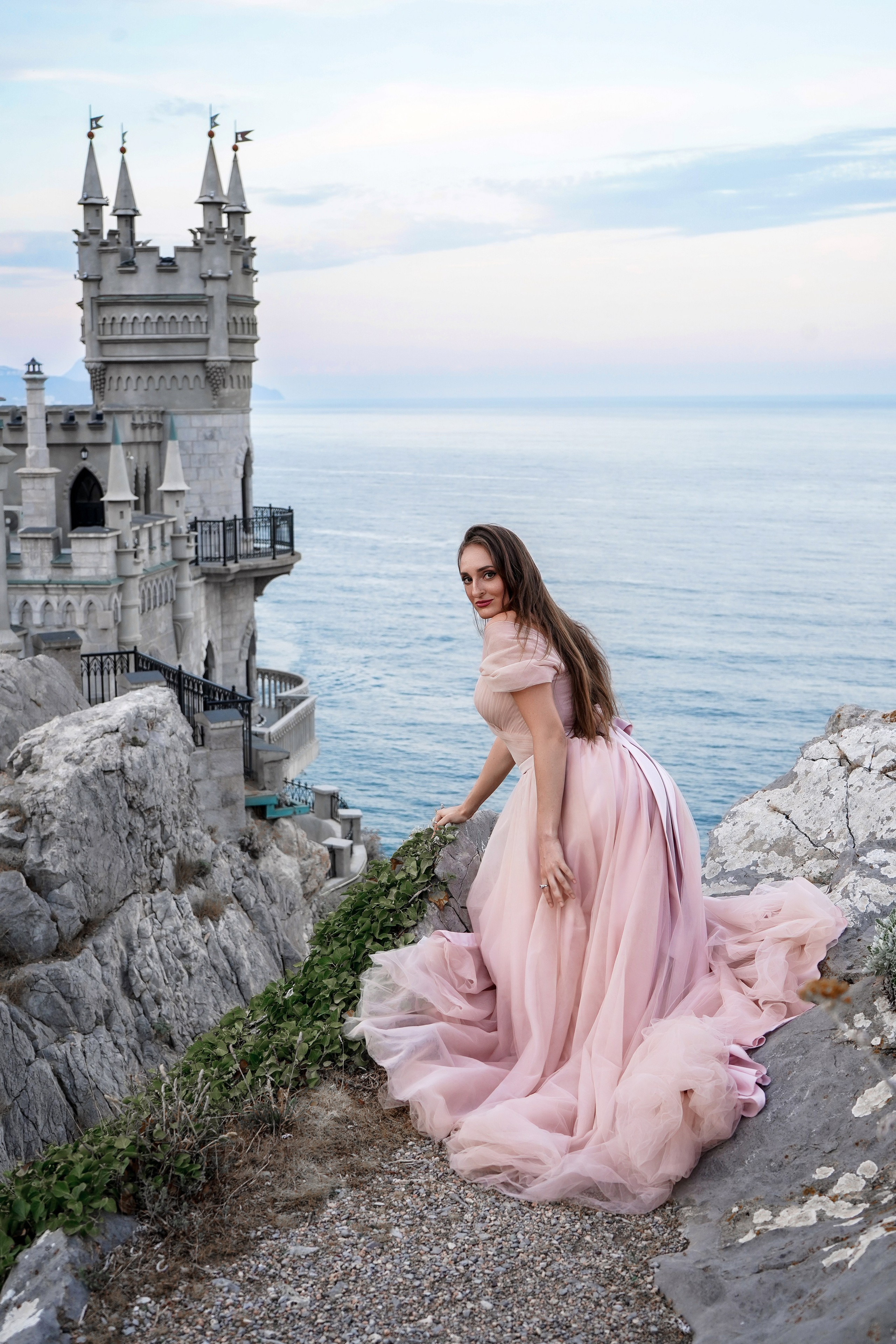 Женская фотосессия с Карелией на Ласточкином гнезде в Крыму. Свадебный фотограф в Ростове-на-Дону. Таинство Крещения и Венчания, семейные фотосессии. Алёна Чёботова