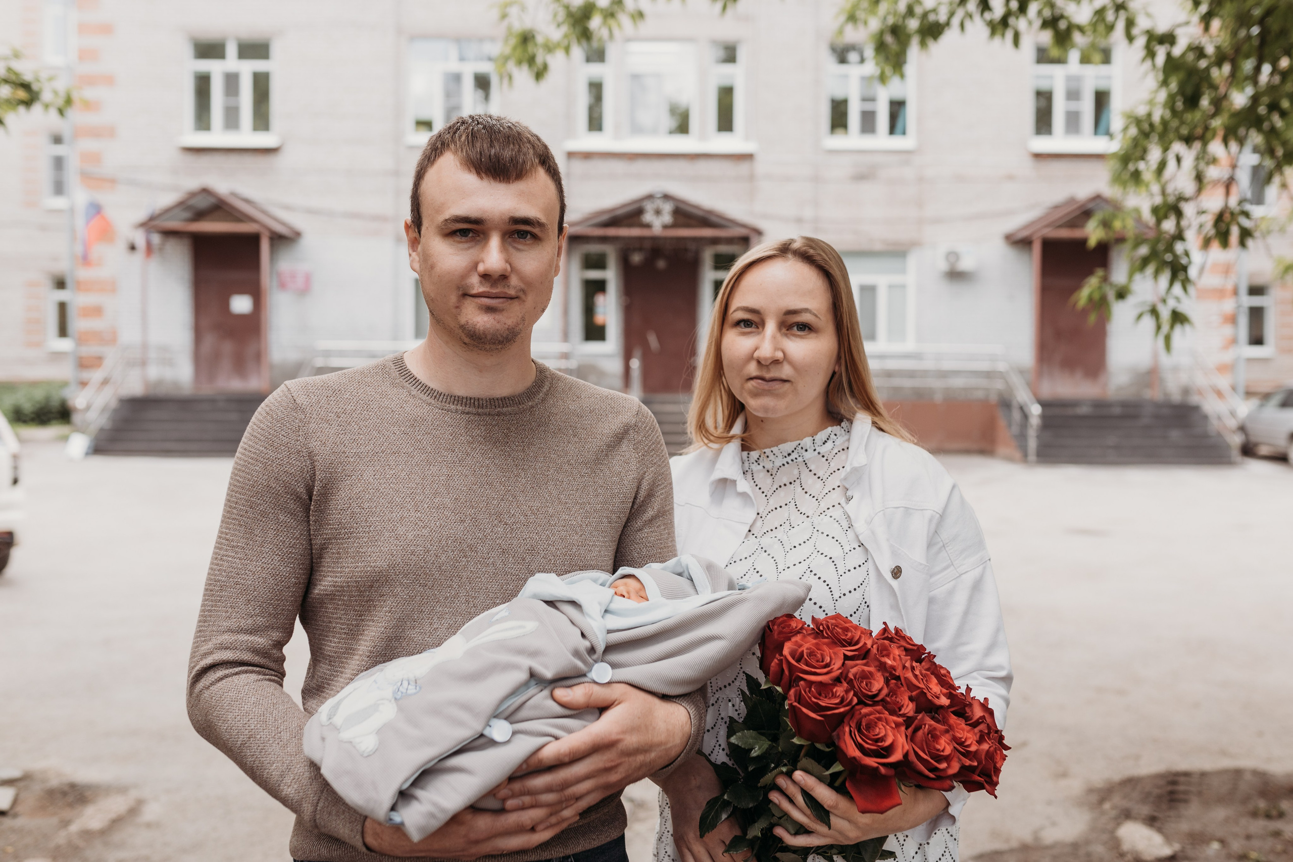 фотосессия выписки из роддома барнаул, фотосъемка выписки, выписка из роддома Барнаул, выписка Барнаул, фотограф на выписку Барнаул, дар выписка, первый роддом выписка фотограф