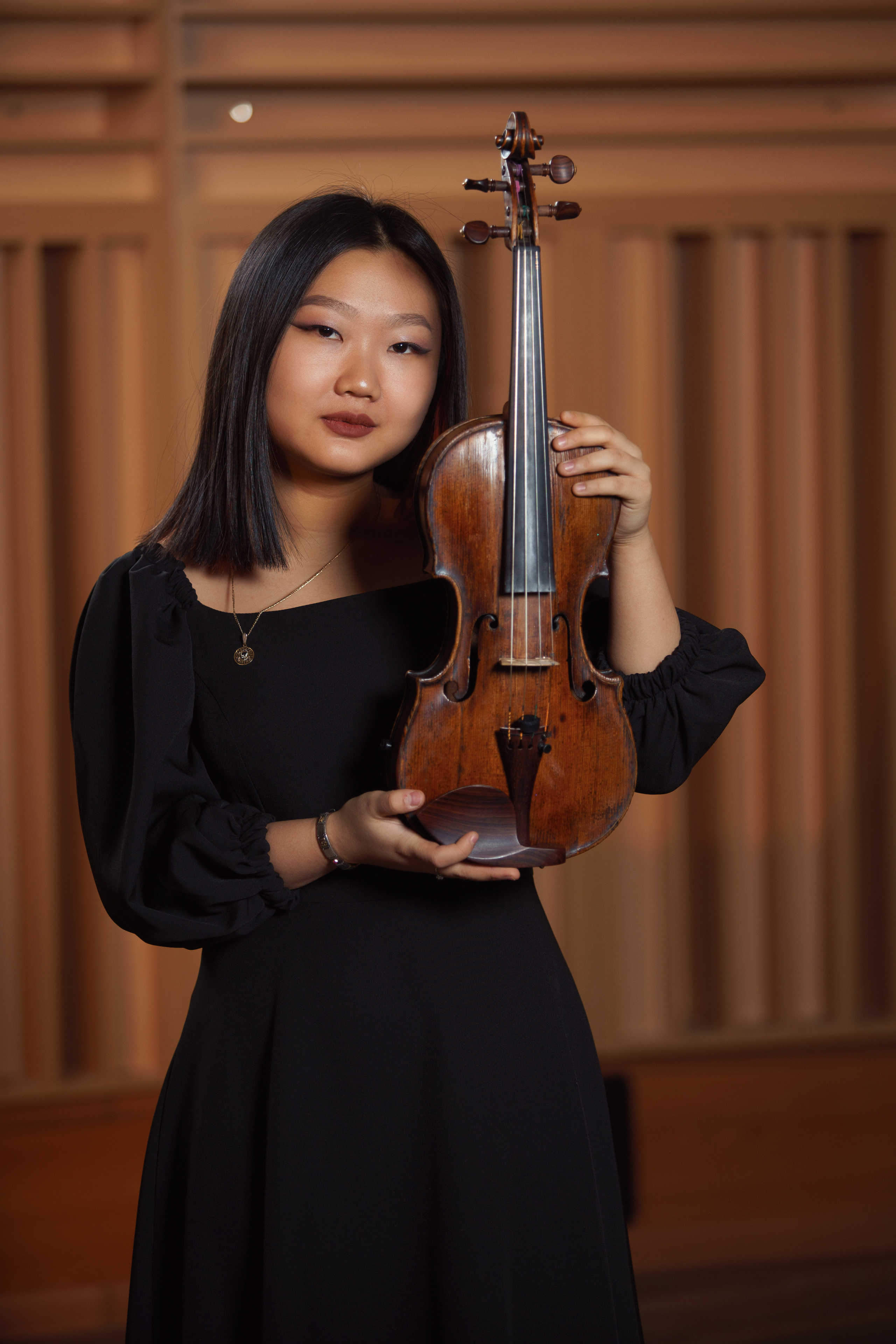 Фотоальбом для выпускников Новосибирской специальной музыкальной школы. Фотомастерская Воробьевых