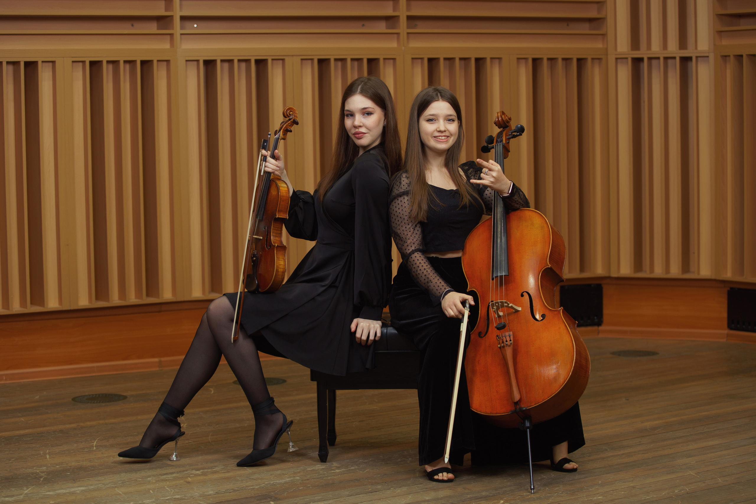 Фотоальбом для выпускников Новосибирской специальной музыкальной школы. Фотомастерская Воробьевых