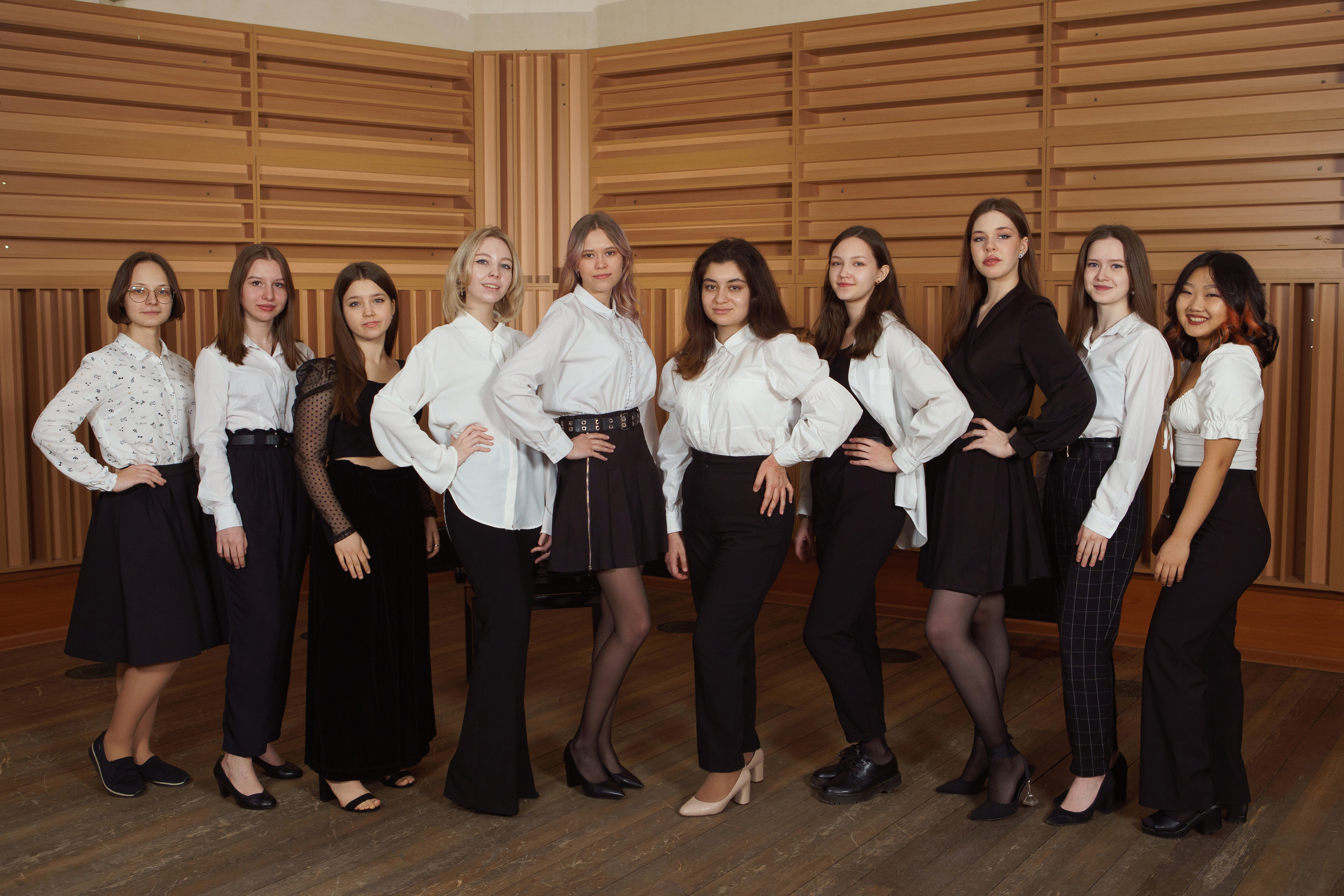 Фотоальбом для выпускников Новосибирской специальной музыкальной школы. Фотомастерская Воробьевых