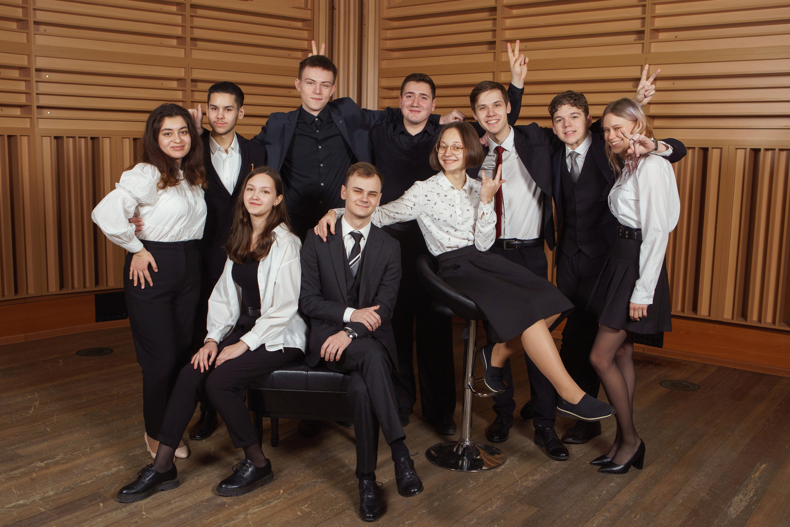 Фотоальбом для выпускников Новосибирской специальной музыкальной школы. Фотомастерская Воробьевых