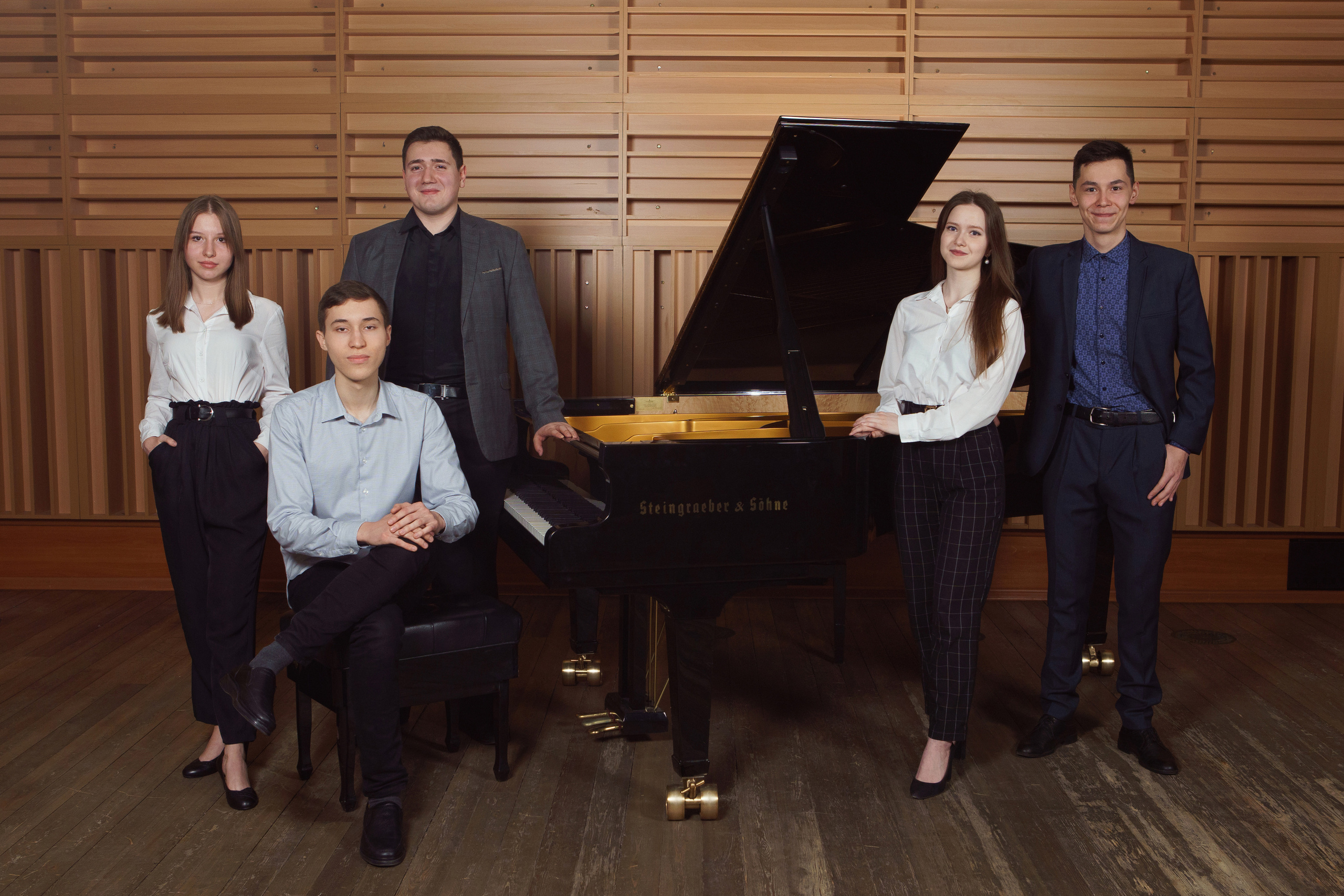 Фотоальбом для выпускников Новосибирской специальной музыкальной школы. Фотомастерская Воробьевых