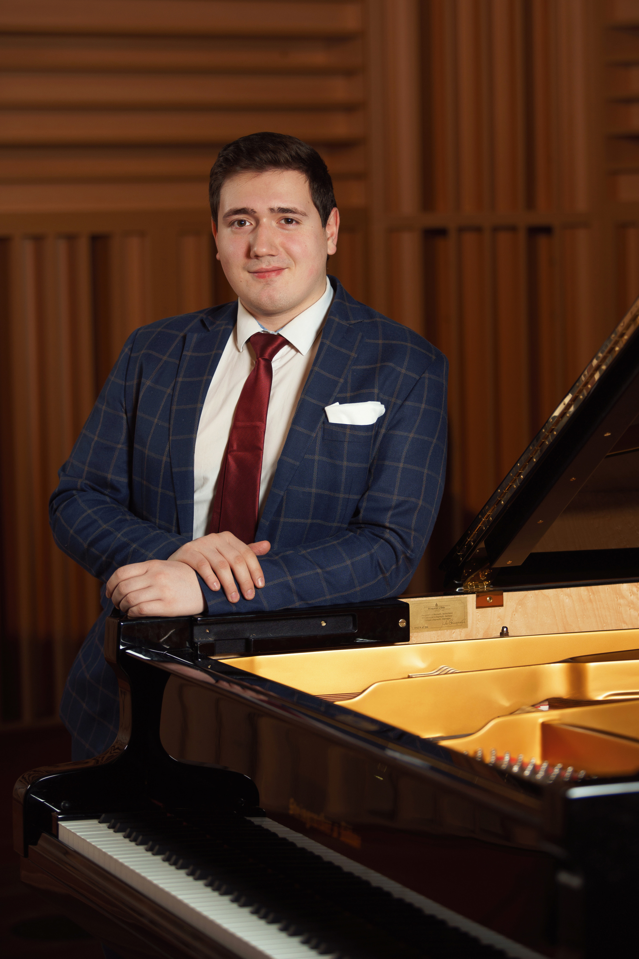 Фотоальбом для выпускников Новосибирской специальной музыкальной школы. Фотомастерская Воробьевых