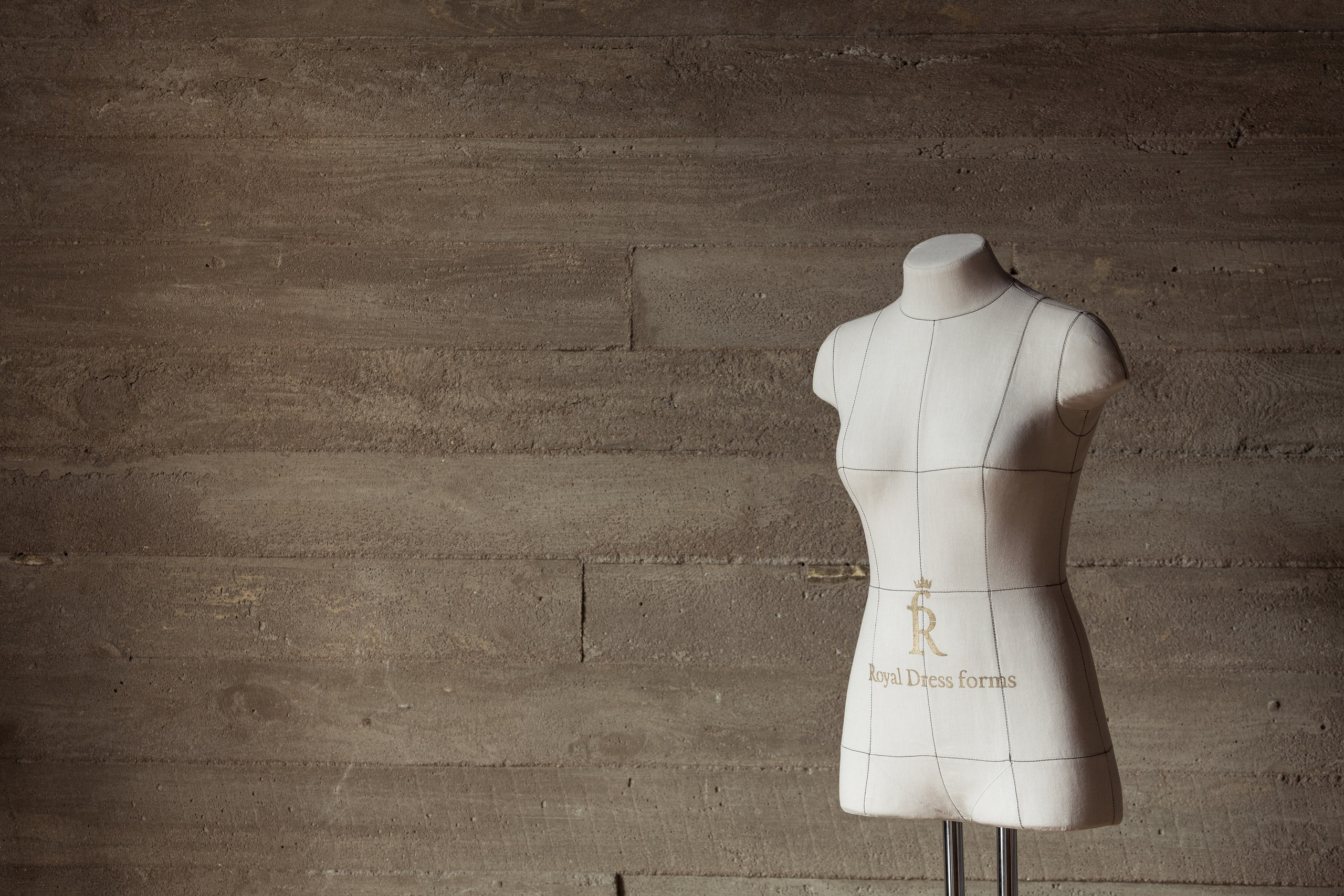 Фотосъёмка производства портновских манекенов для модельеров и дизайнеров одежды Royal Dress Forms. Рекламный, предметный, репортажный, семейный фотограф и художник в Москве