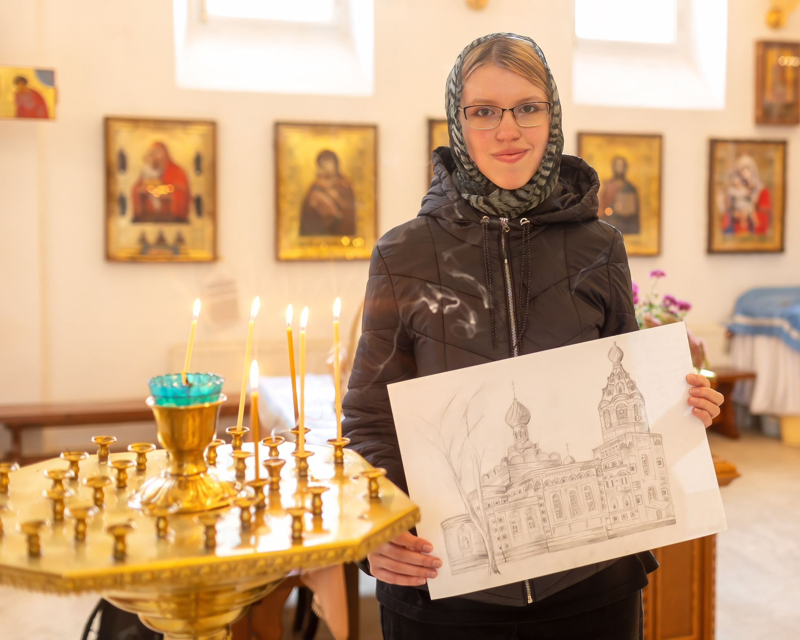 Фотосъёмка урока рисования в воскресной школе при храме Живоначальной Троицы в Москве