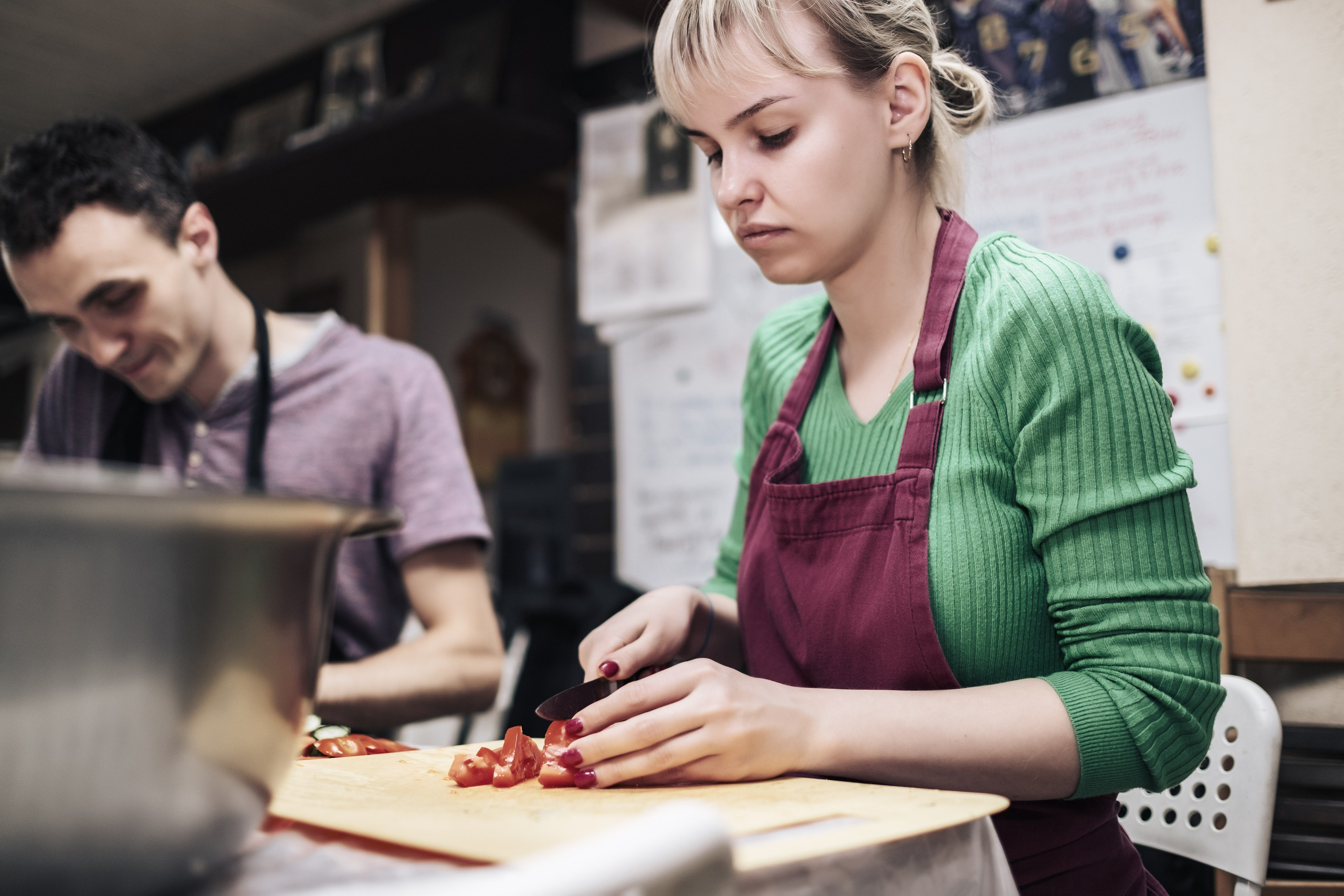 Готовка для бездомных и кормление их в Москве. Фотограф в Москве Максим Скоробогатов