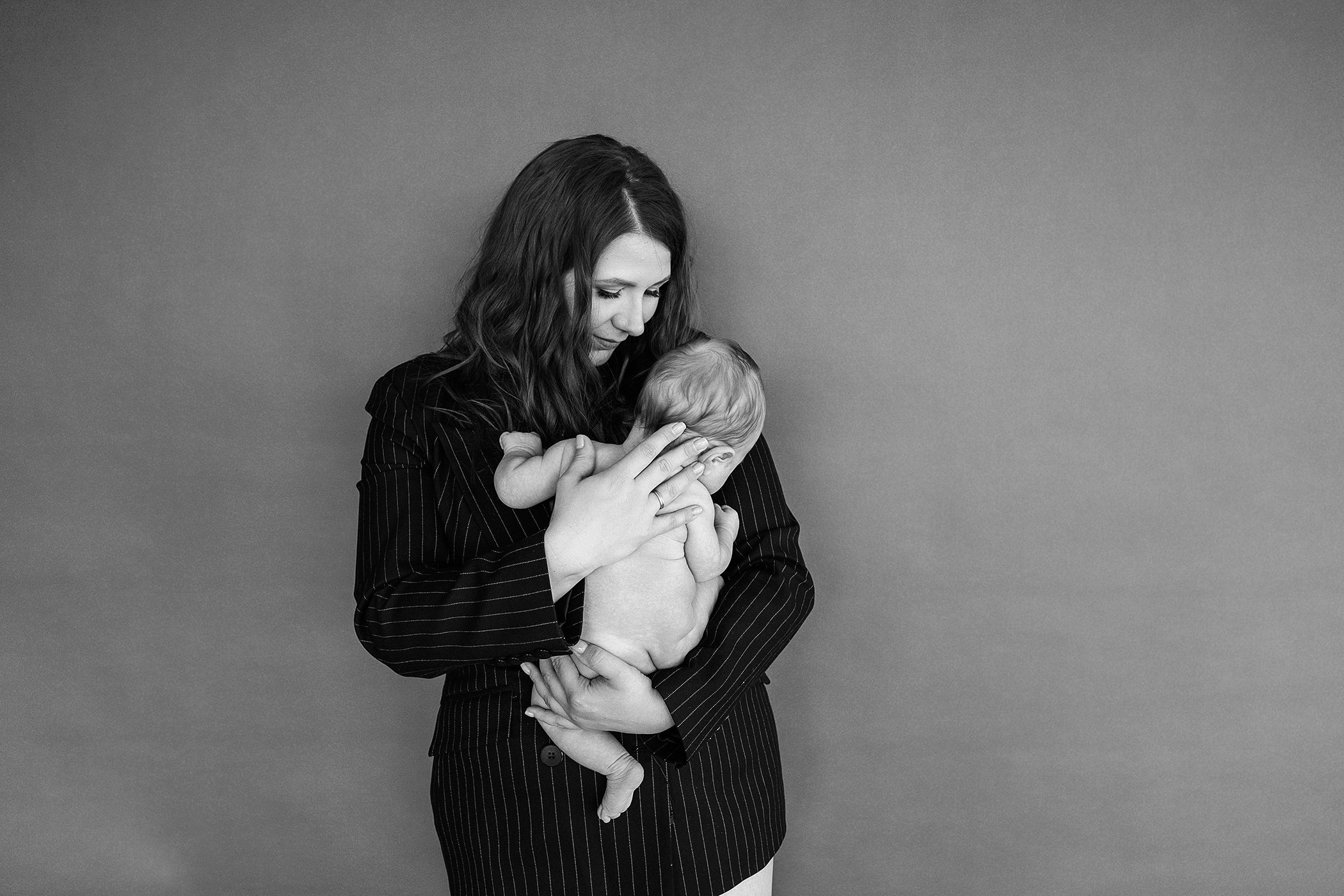 Семейная лайфстайл-фотосессия в студии. Фотограф на роды Москва. Фотограф новорожденных Москва