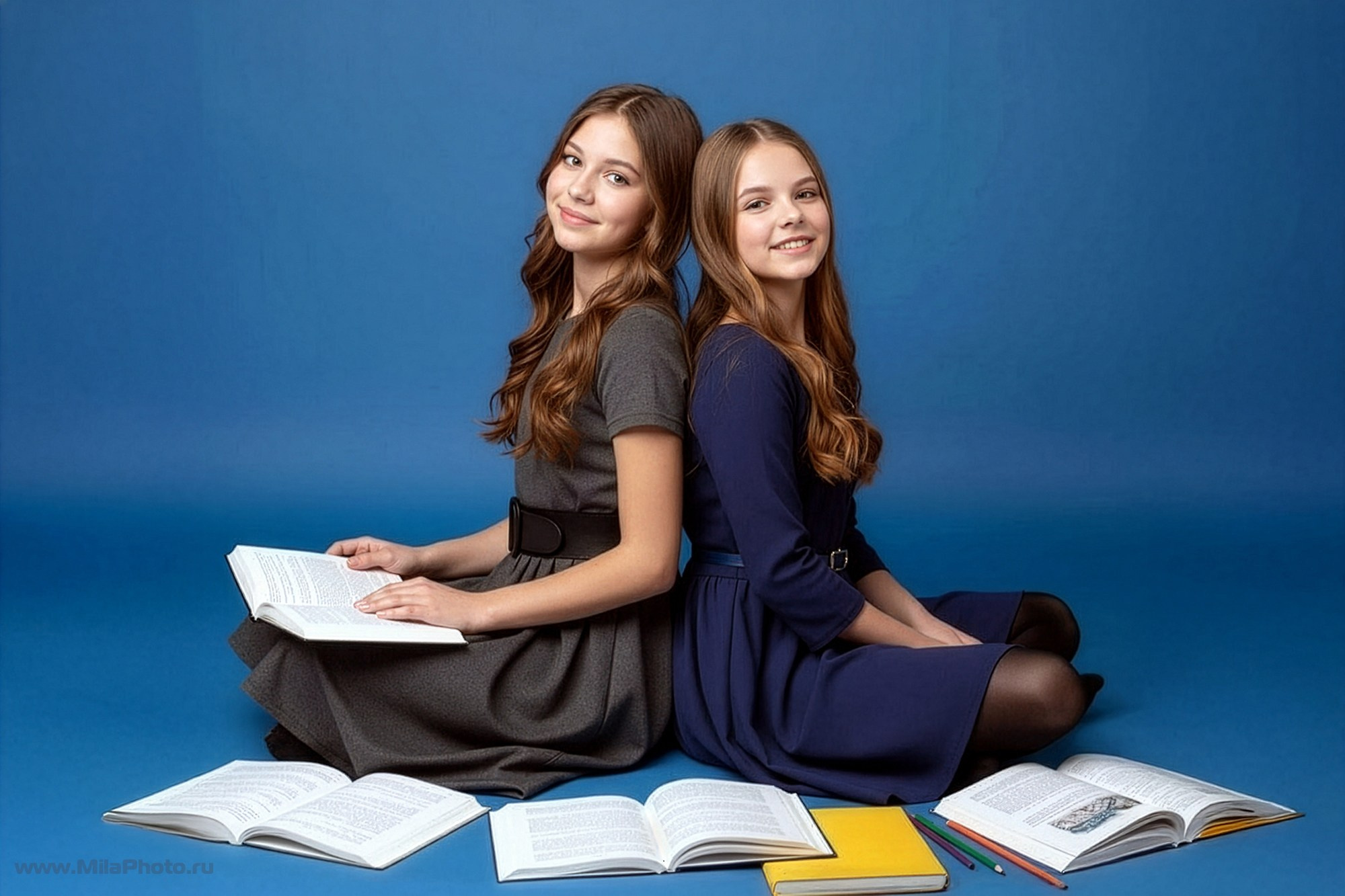 Галерея съемок в студиях. Фотограф и видеограф Москва. Свадебный фотограф, видеограф. Выпускные альбомы. Оживающие альбомы