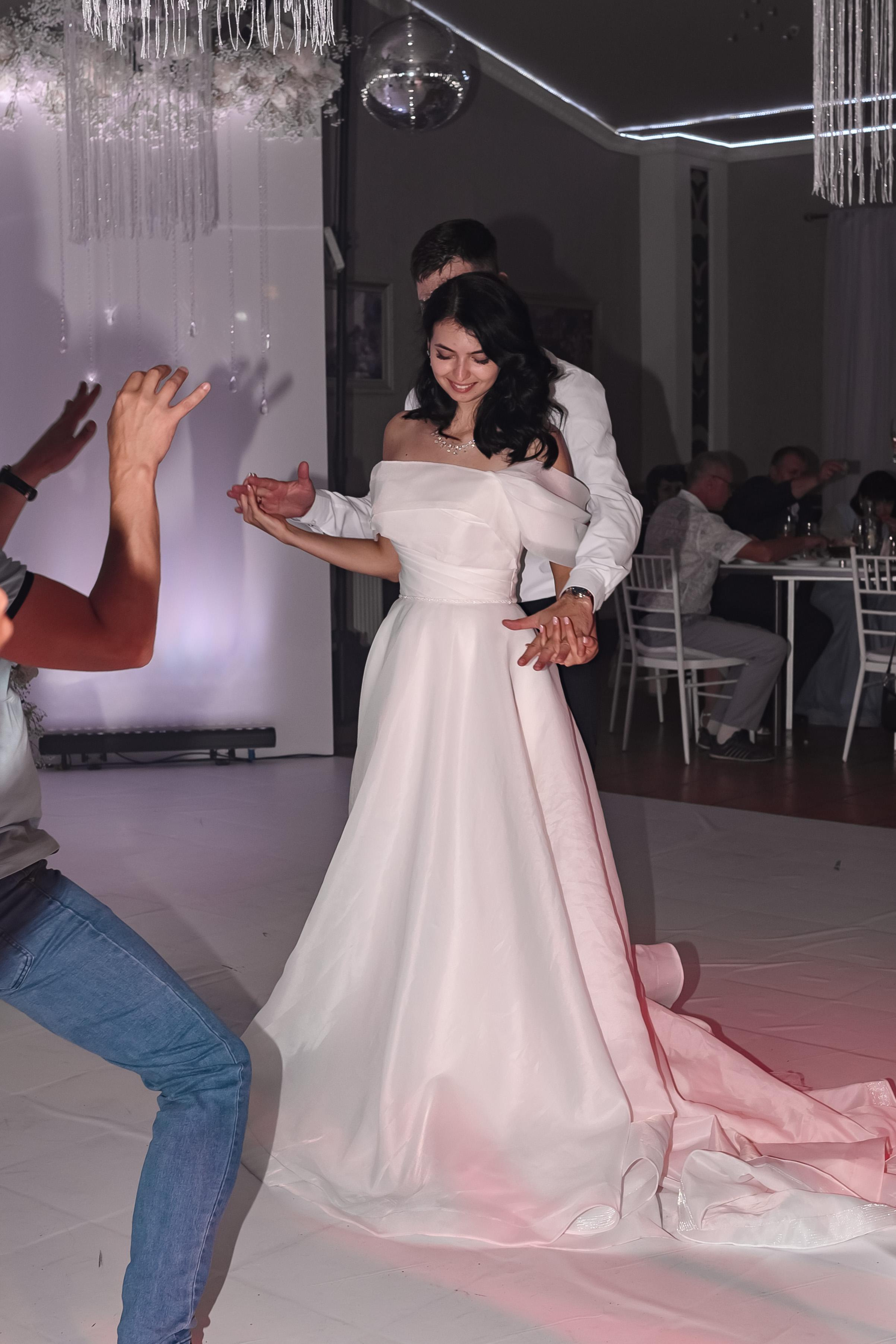 Свадьба, полный день. Юлия Басня семейный и свадебный фотограф в Донецке