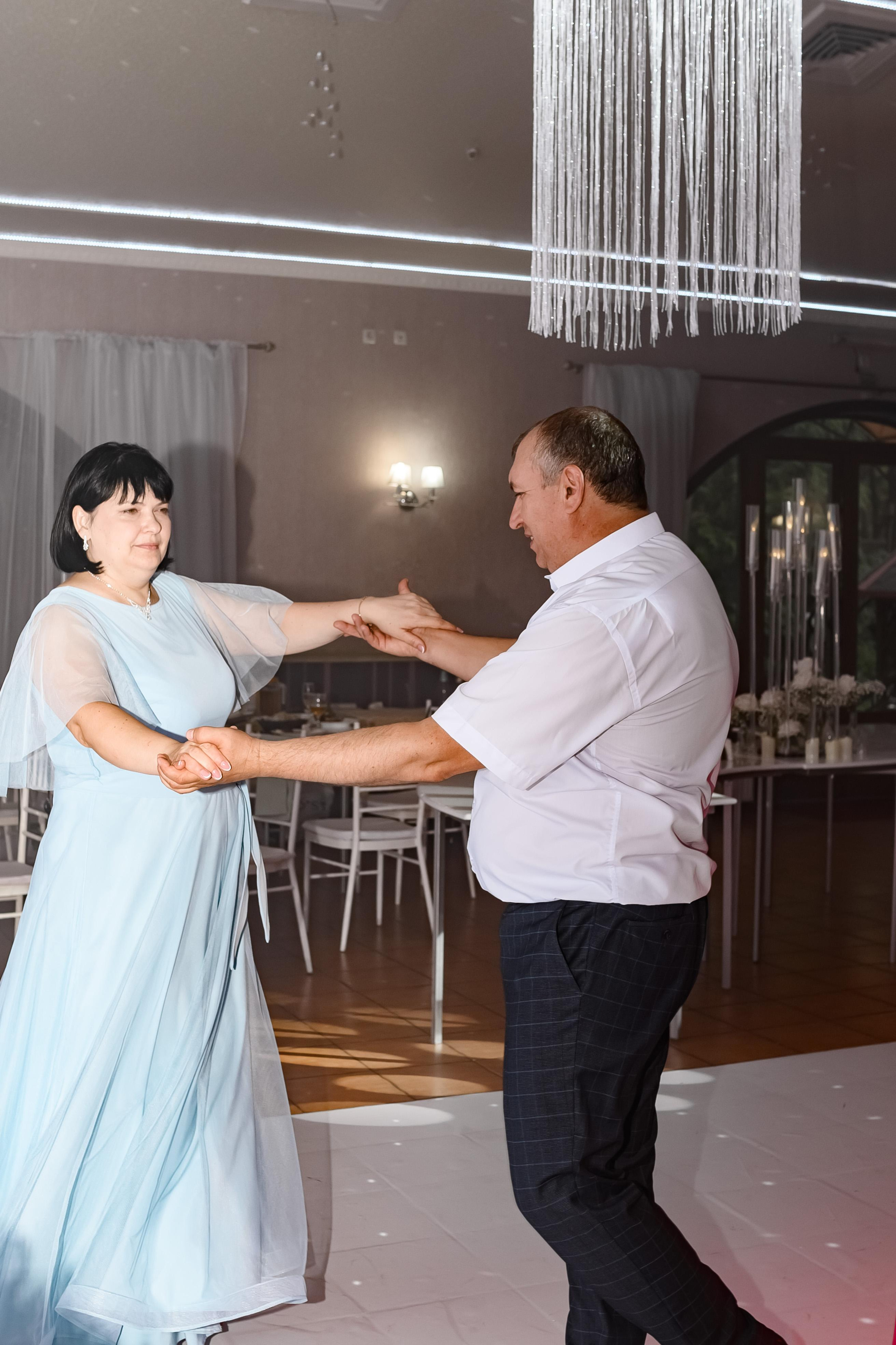 Свадьба, полный день. Юлия Басня семейный и свадебный фотограф в Донецке