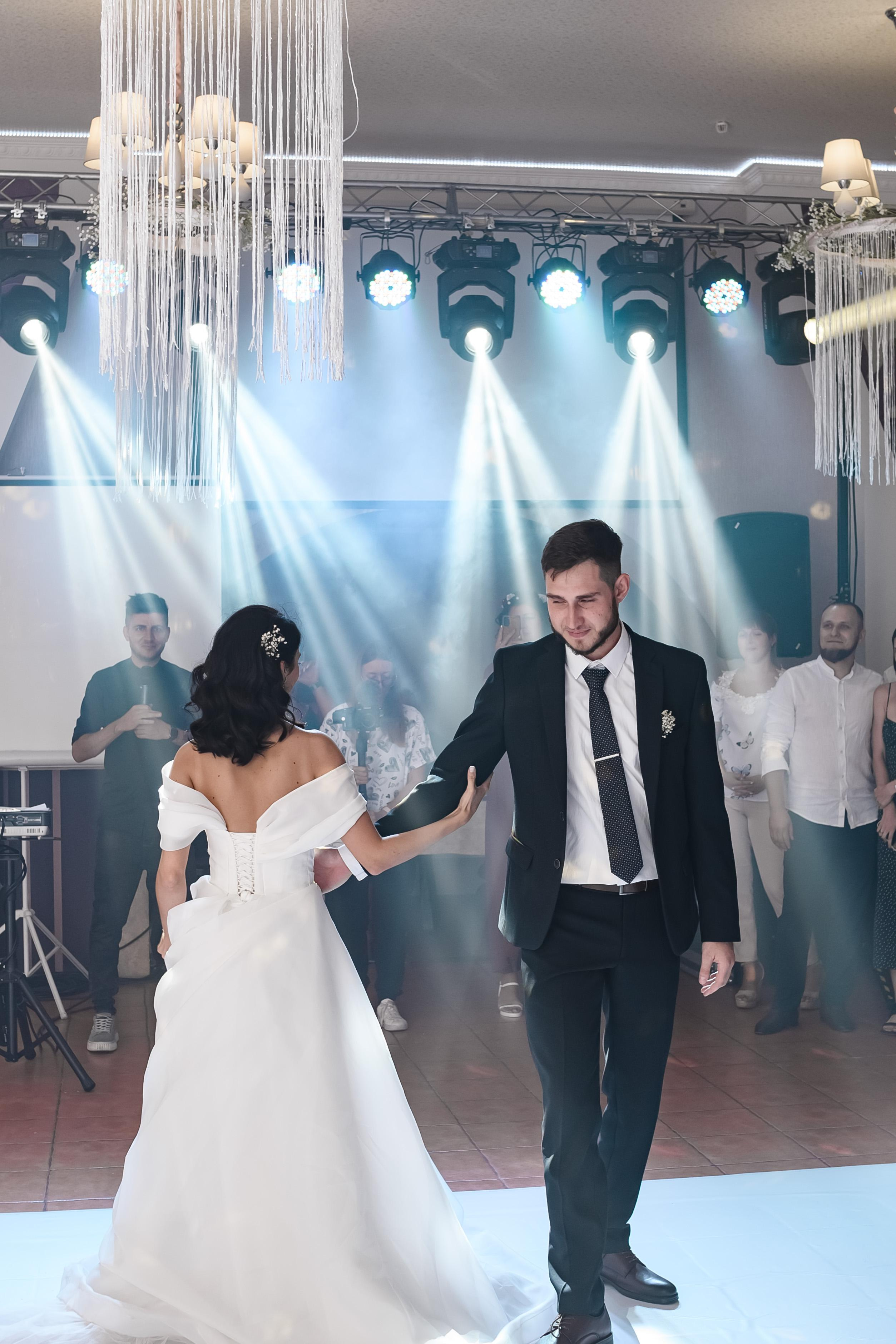 Свадьба, полный день. Юлия Басня семейный и свадебный фотограф в Донецке